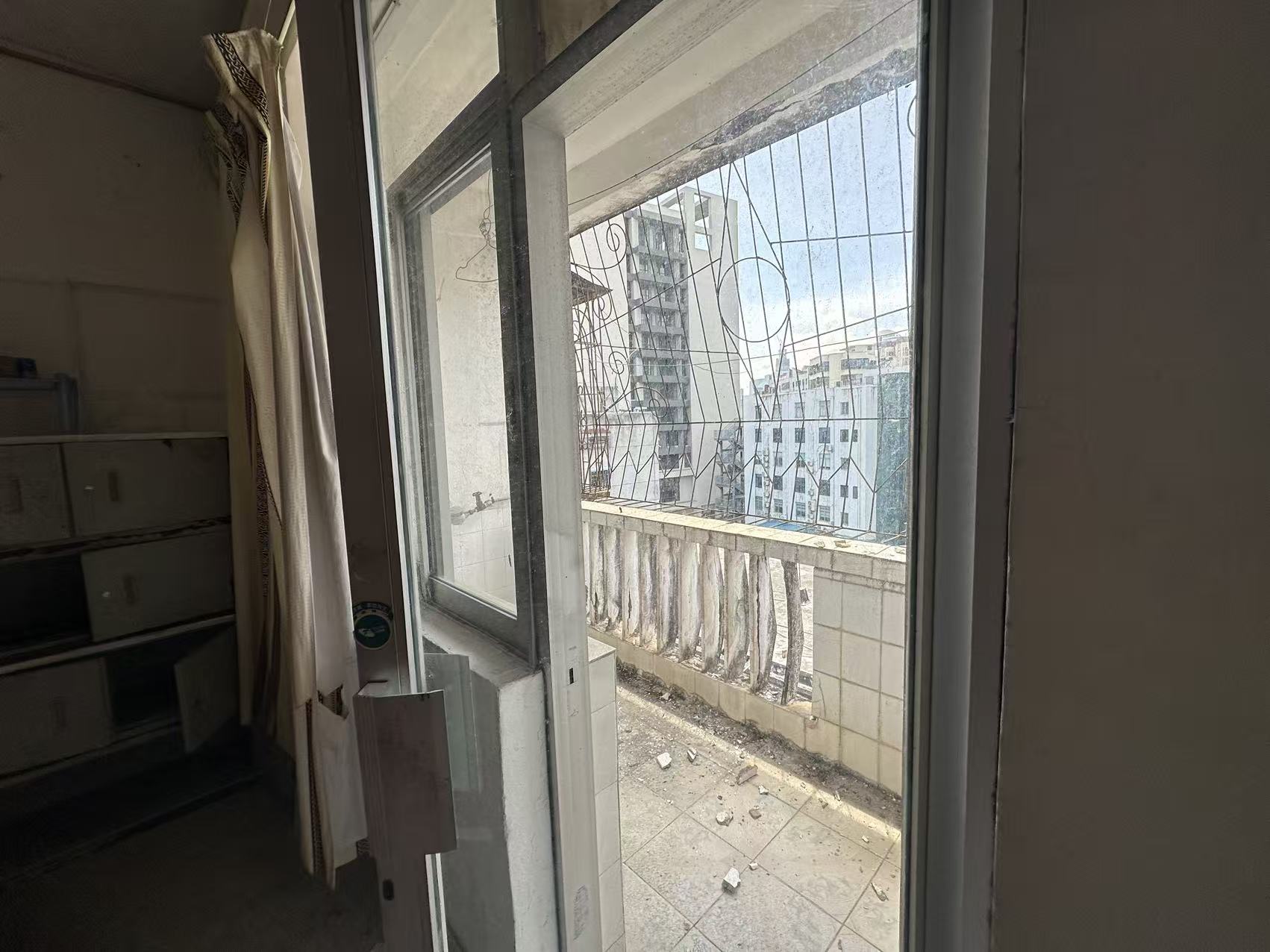 新疆设计院(华海路18号) 3室2厅1卫 70.0万 新疆设计院(华海路18号) 3室2厅1卫 70.0万客厅