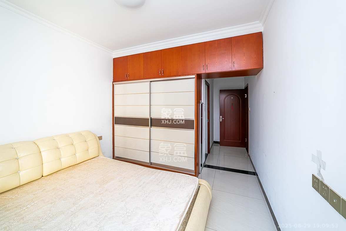 乾城(兴旺乾城) 3室2厅2卫 106.0万 乾城(兴旺乾城) 3室2厅2卫 106.0万卧室