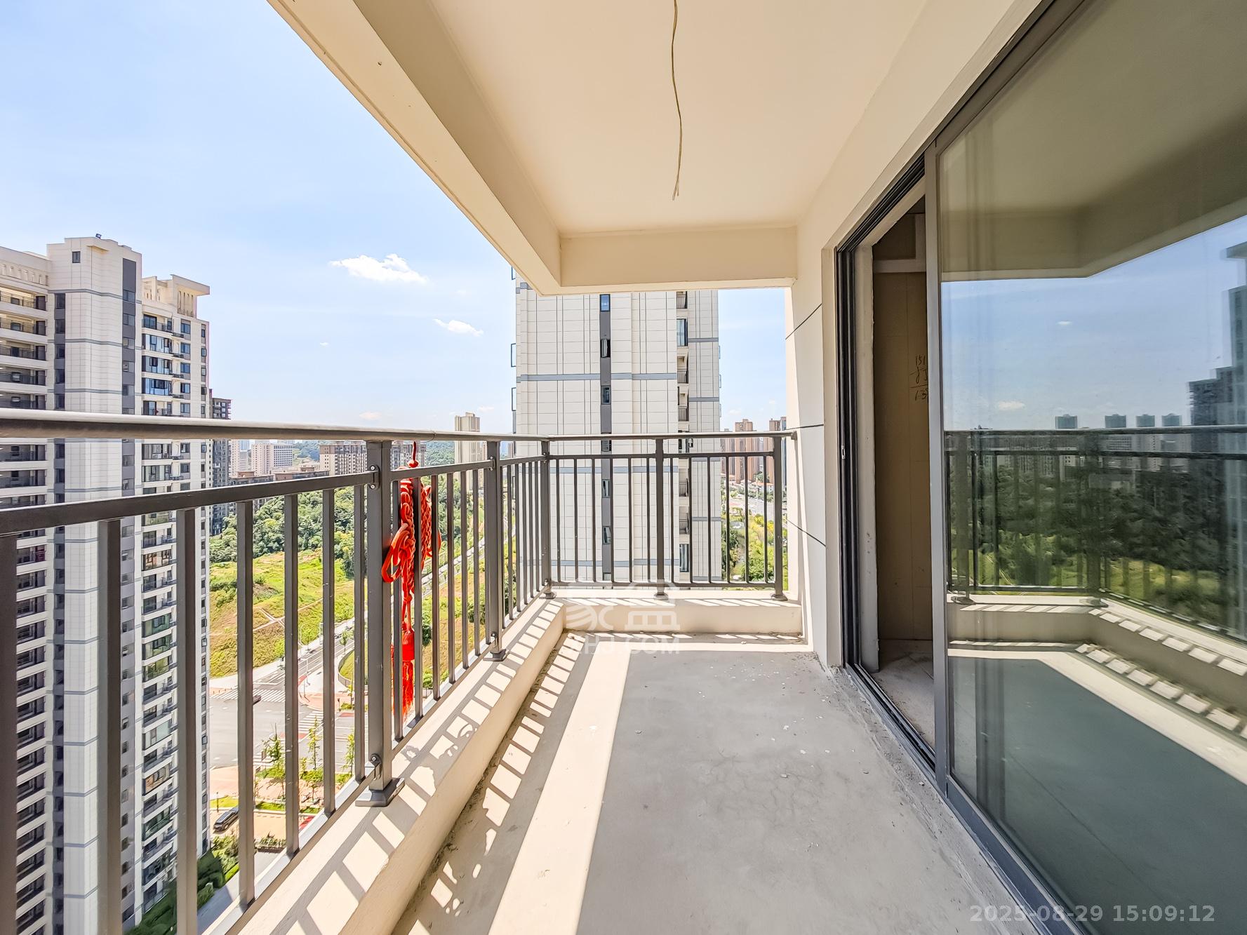 长沙北中心保利时代C区  3室2厅2卫    95.0万 长沙北中心保利时代C区  3室2厅2卫    95.0万阳台