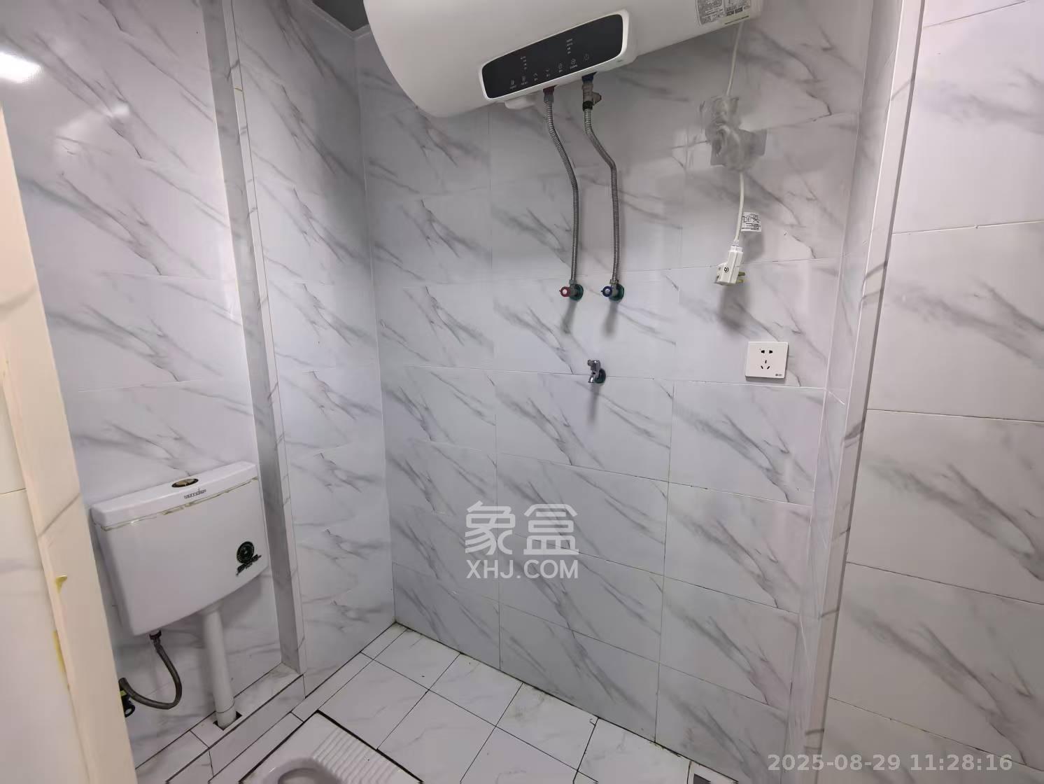 长沙高铁吾悦广场 3室2厅2卫 3300.0元/月 长沙高铁吾悦广场 3室2厅2卫 3300.0元/月室内图