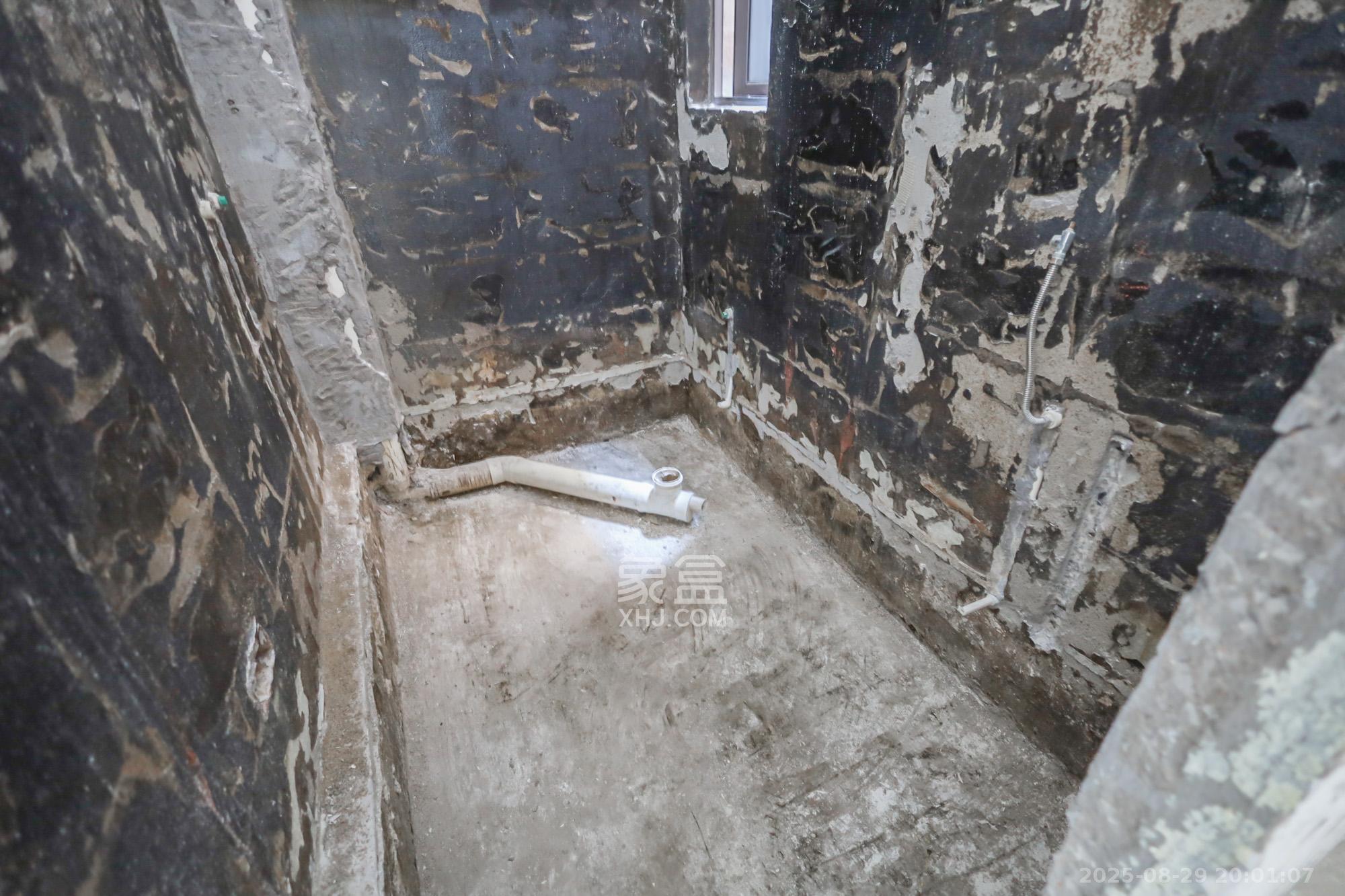 世茂铂翠湾二期 4室2厅2卫 200.0万 世茂铂翠湾二期 4室2厅2卫 200.0万卫生间