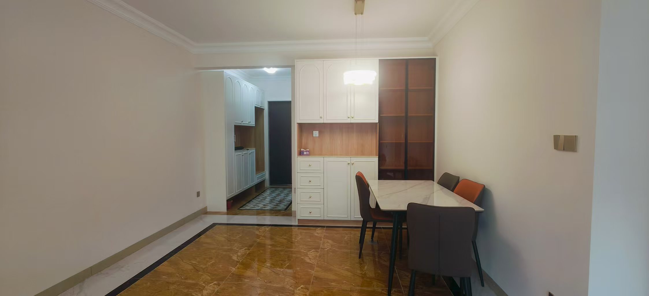 碧桂园梓山府 3室2厅2卫 1700.0元/月 碧桂园梓山府 3室2厅2卫 1700.0元/月室内图