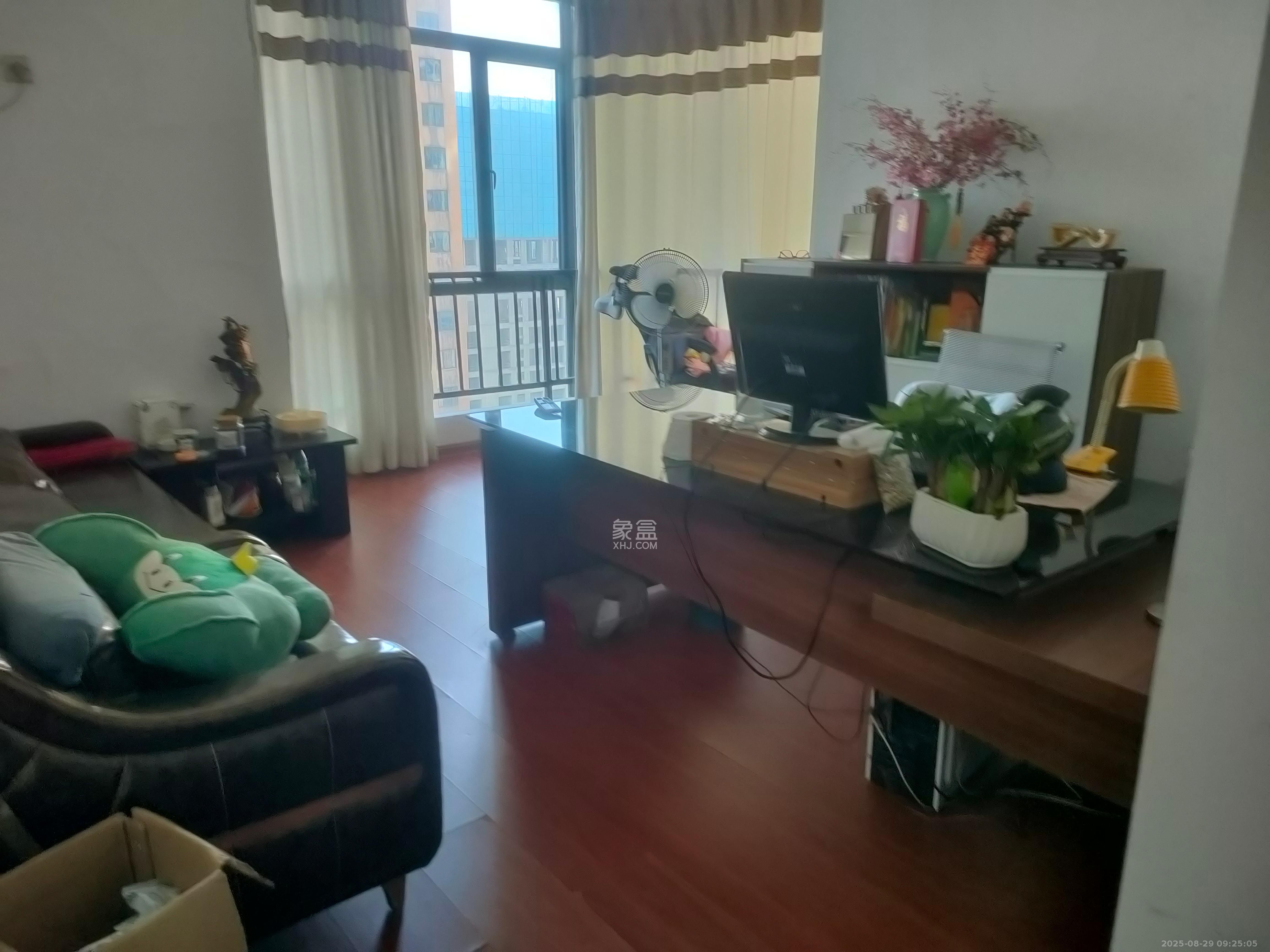 融圣国际  3室2厅2卫    3500.0元/月室内图