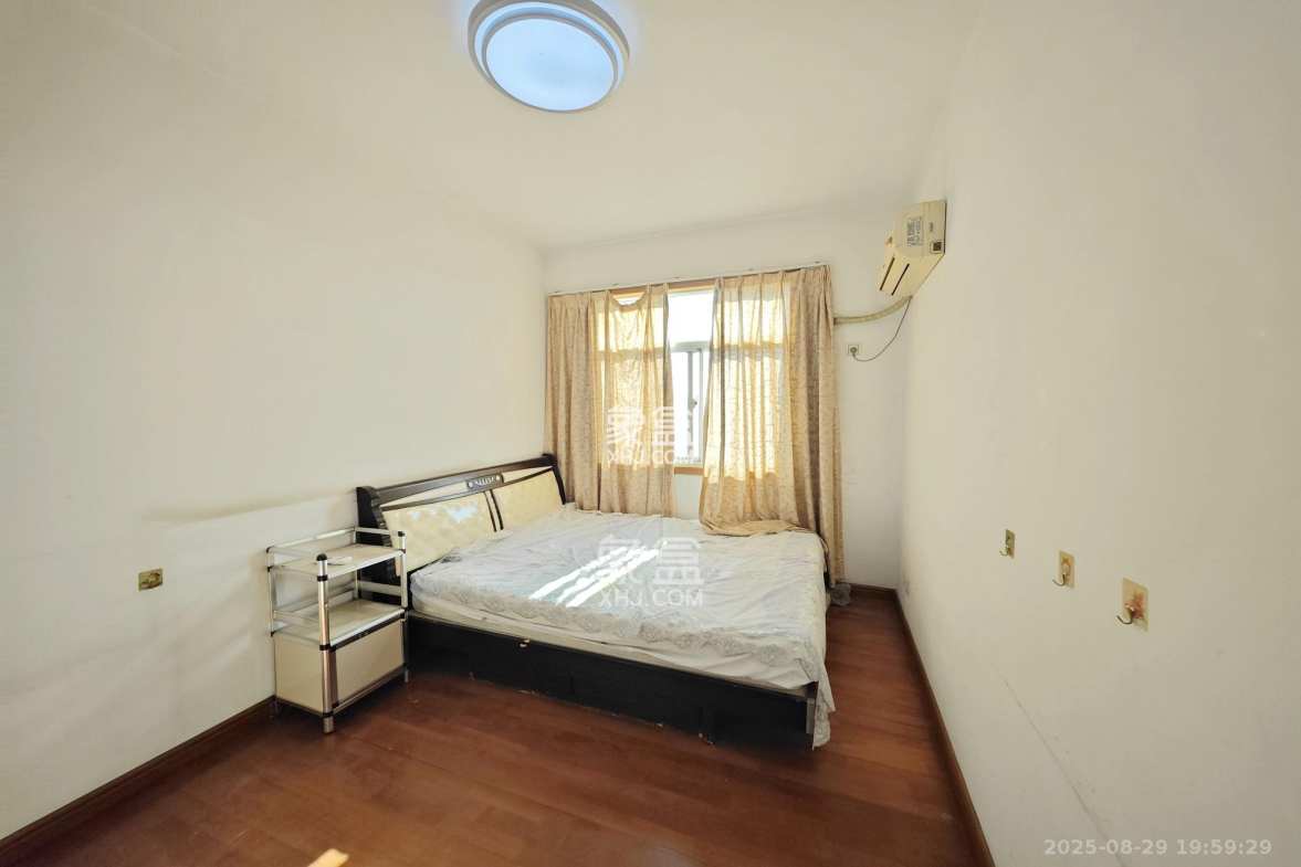 名都花园  4室2厅2卫    110.0万 名都花园  4室2厅2卫    110.0万卧室