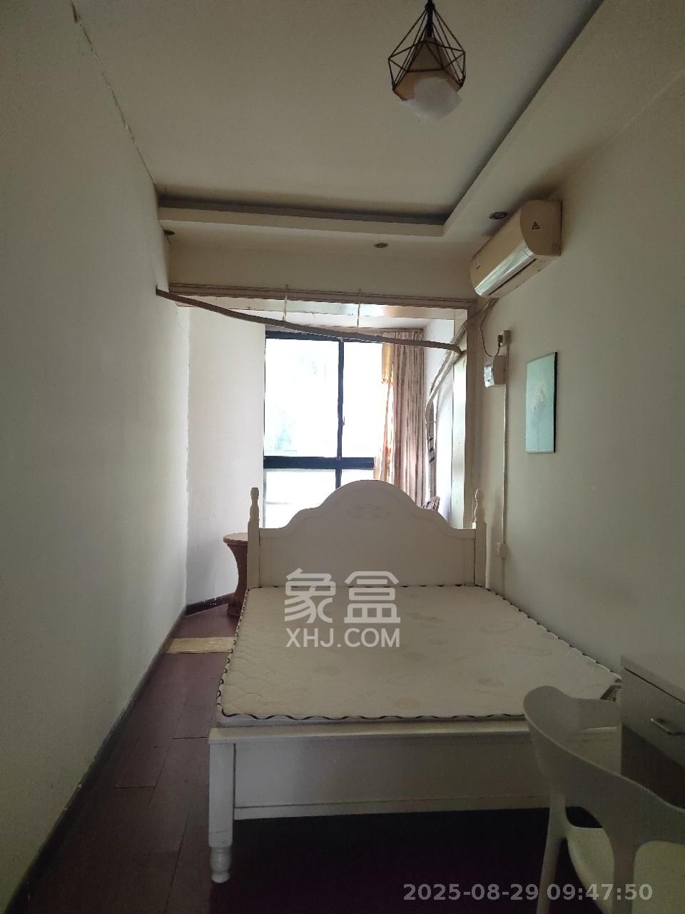 鑫远湘府华城  4室2厅1卫    1100.0元/月室内图