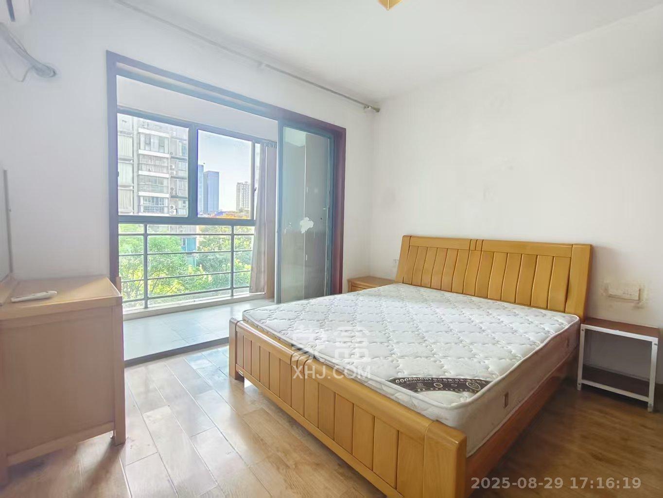 银港水晶城  3室2厅2卫   2800.00元/月室内图