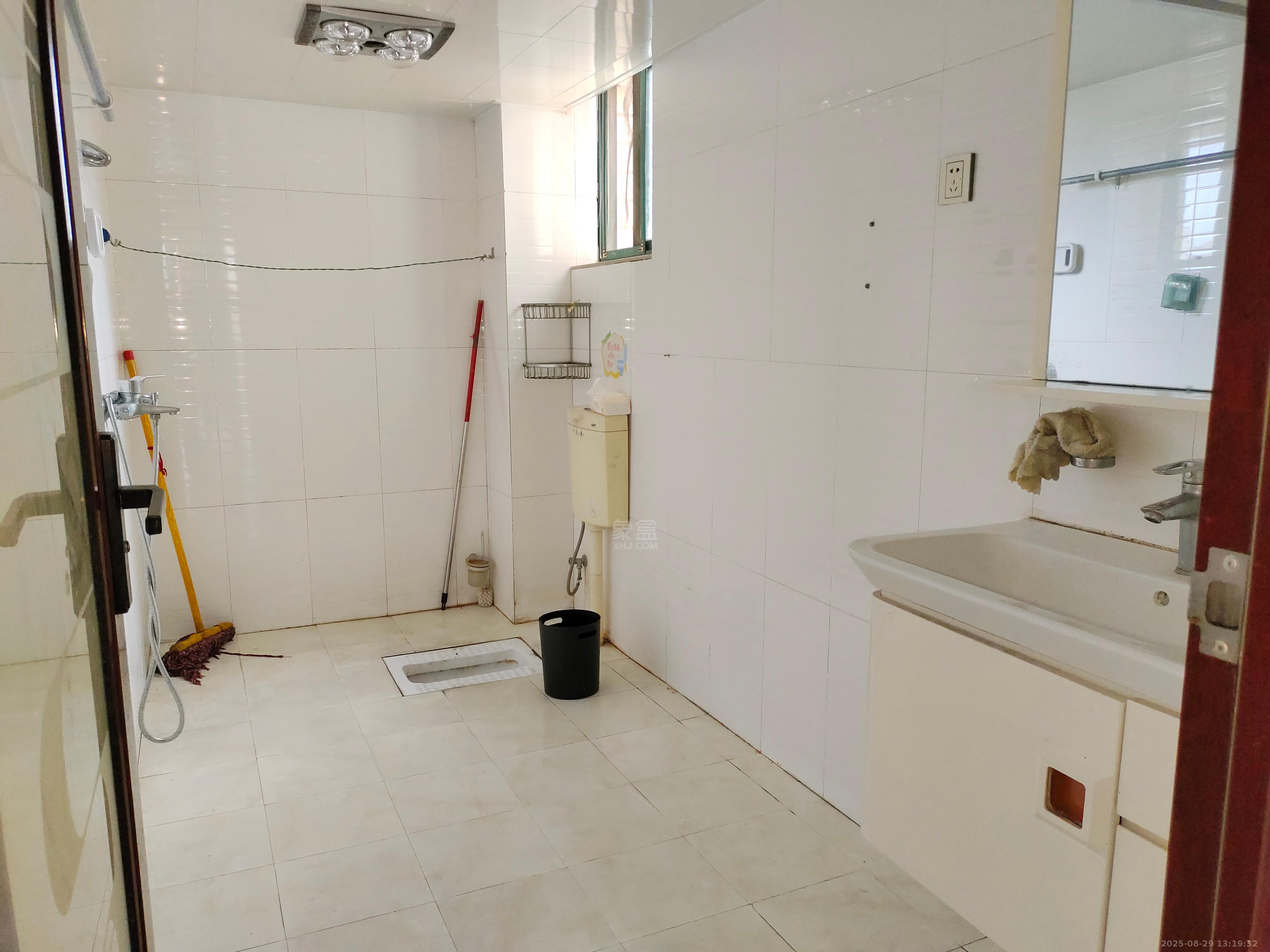 西域名邸 3室2厅2卫 1800.0元/月 西域名邸 3室2厅2卫 1800.0元/月室内图