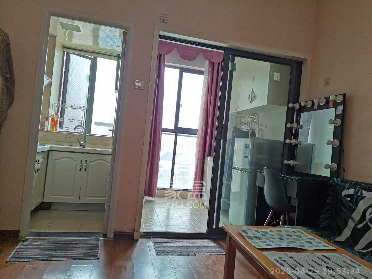 中城丽景香山园  1室1厅1卫    1600.0元/月室内图