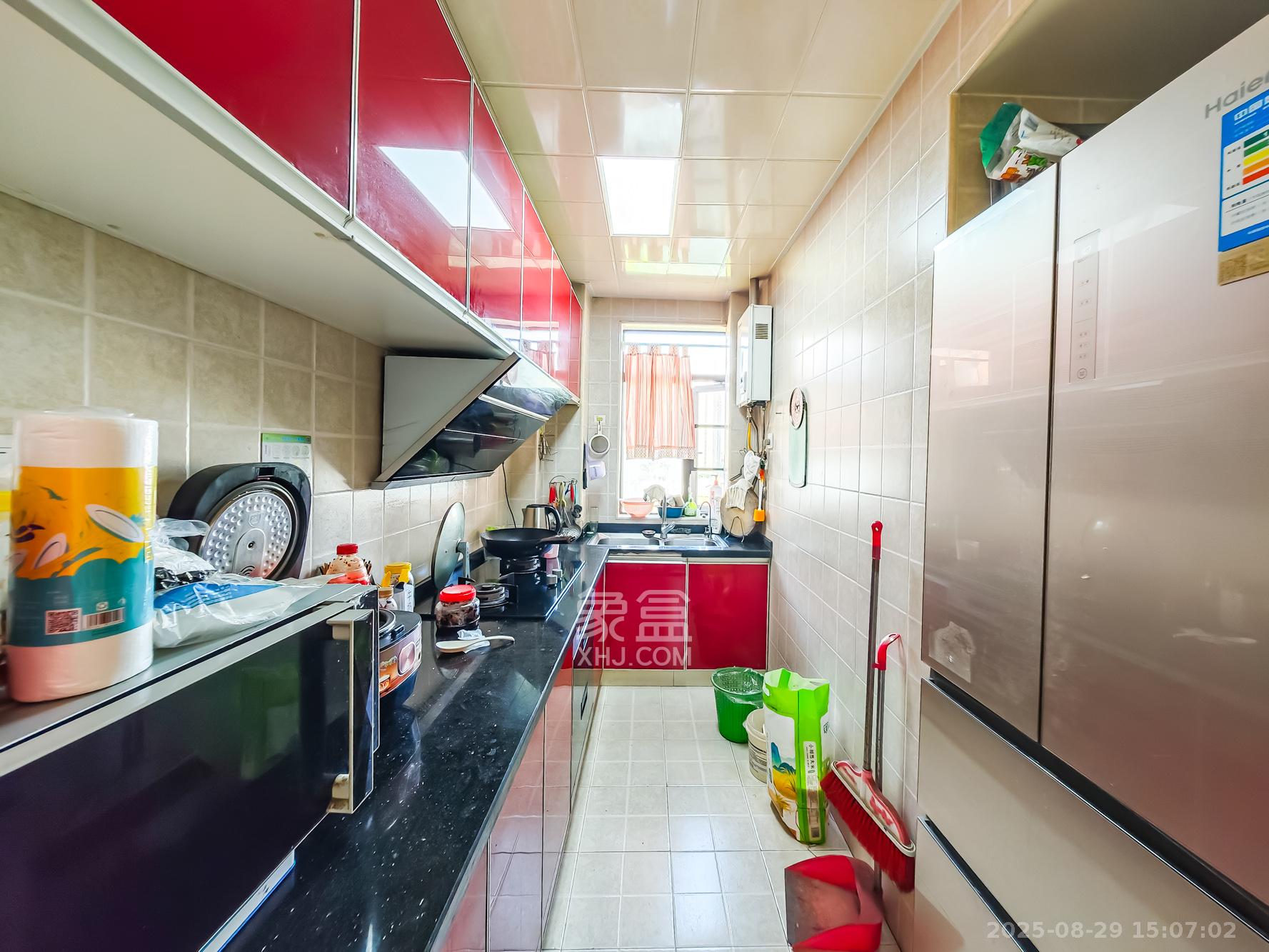 山语城二期  3室1厅1卫    65.0万厨房