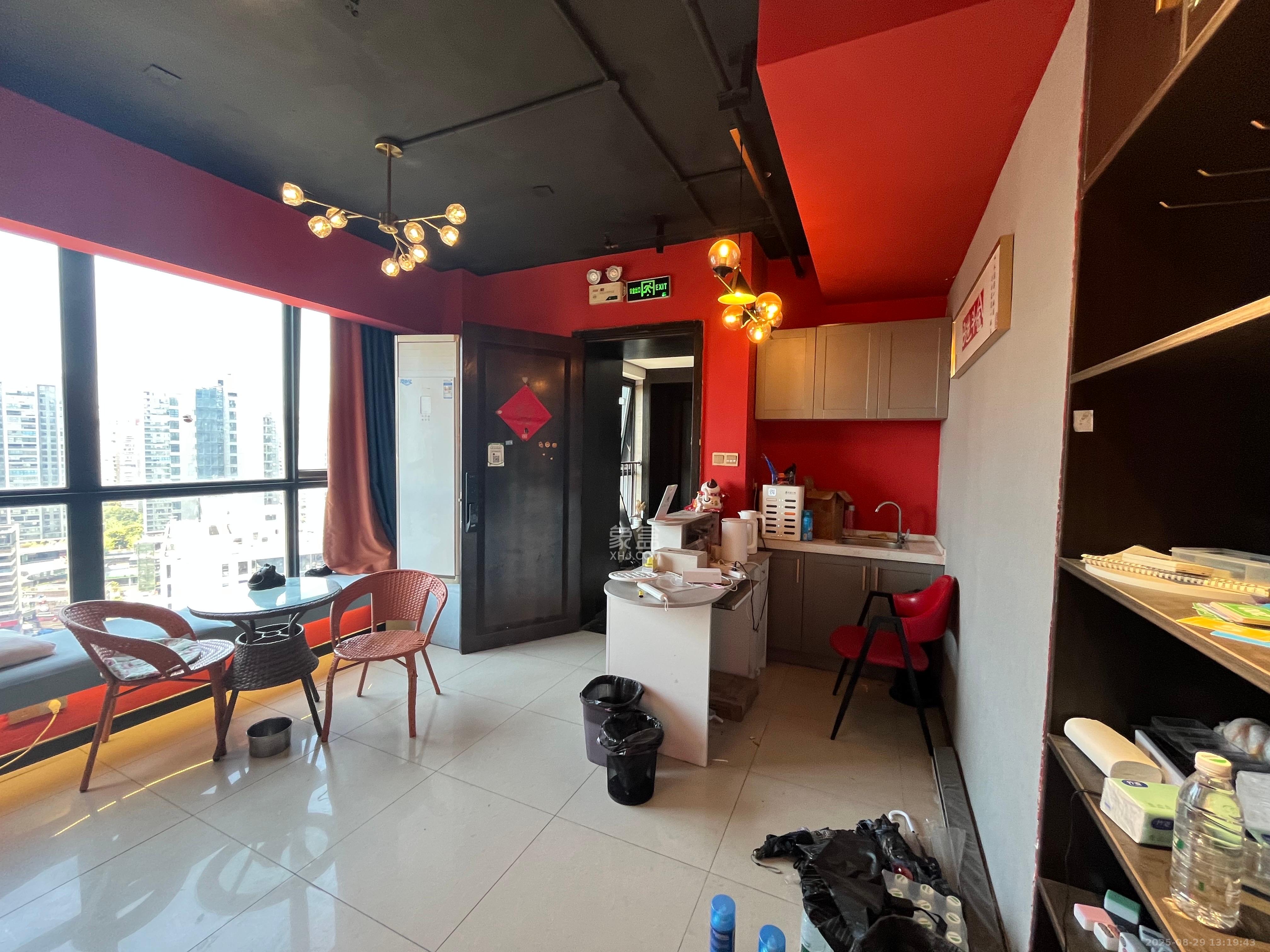 德思勤城市广场(宝格丽公寓) 6室1厅1卫 3500.0元/月 德思勤城市广场(宝格丽公寓) 6室1厅1卫 3500.0元/月室内图