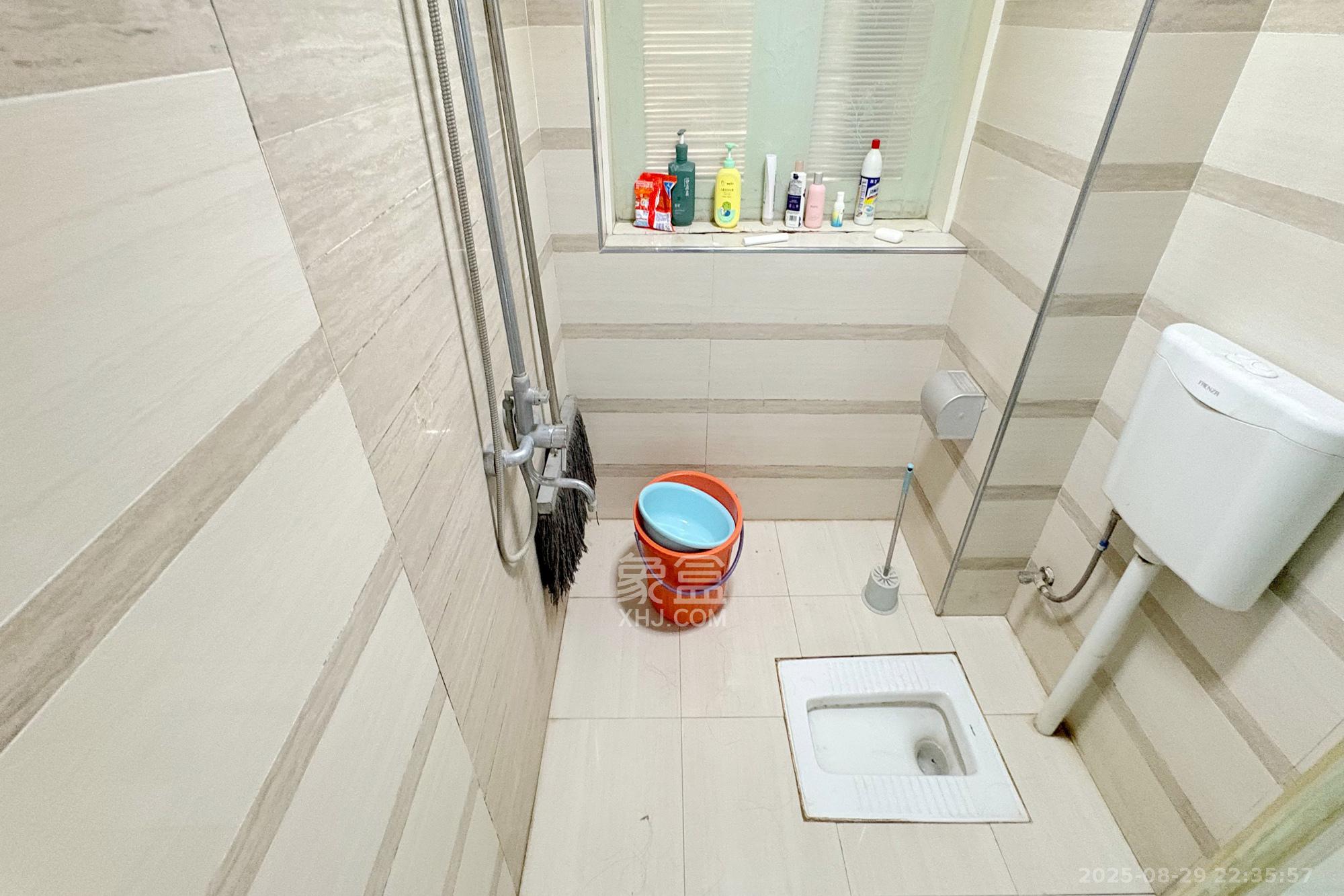 融圣国际  1室2厅1卫    165.0万 融圣国际  1室2厅1卫    165.0万卫生间