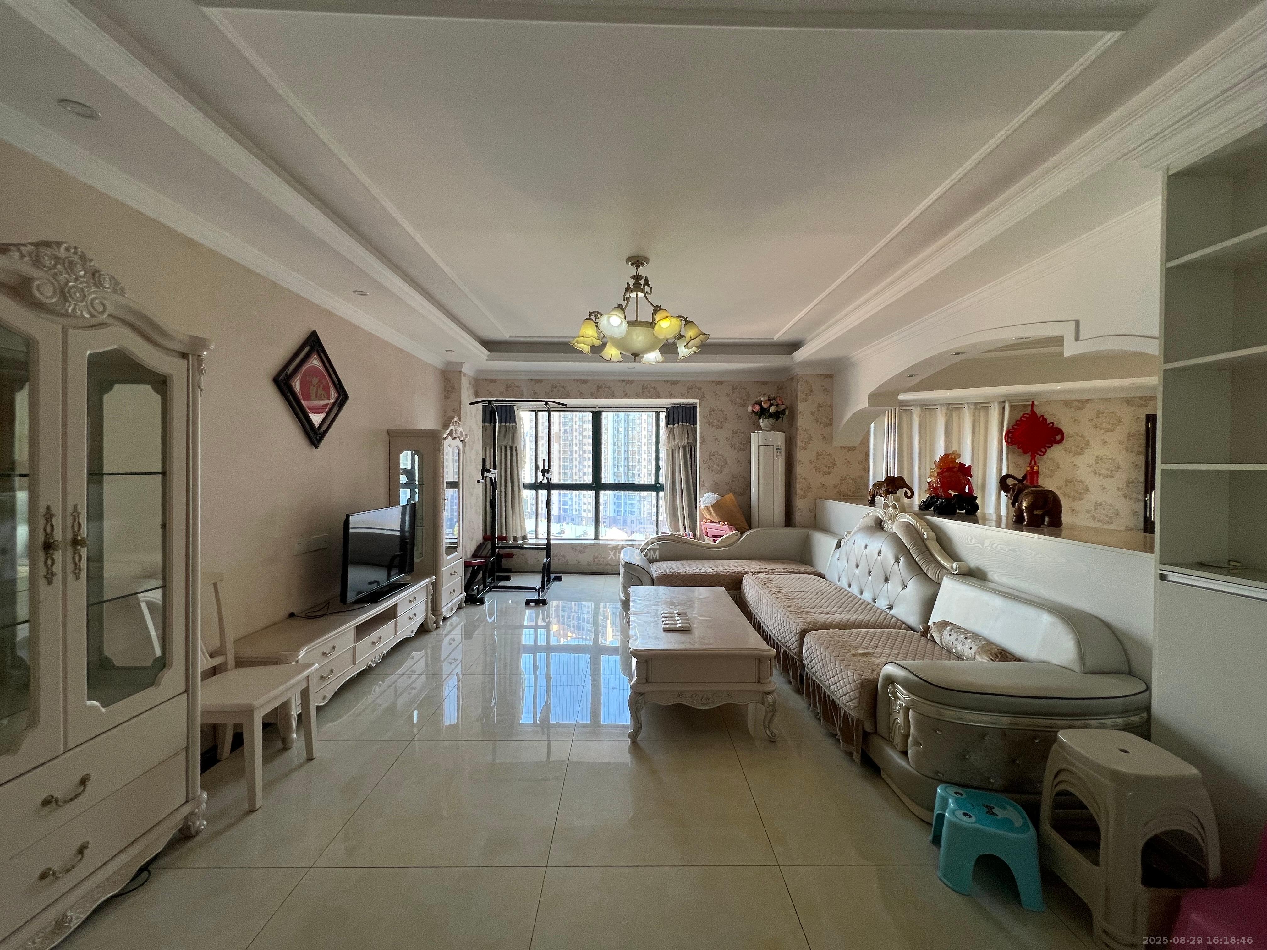 维一星城原山苑  4室2厅2卫    3500.0元/月 维一星城原山苑  4室2厅2卫    3500.0元/月