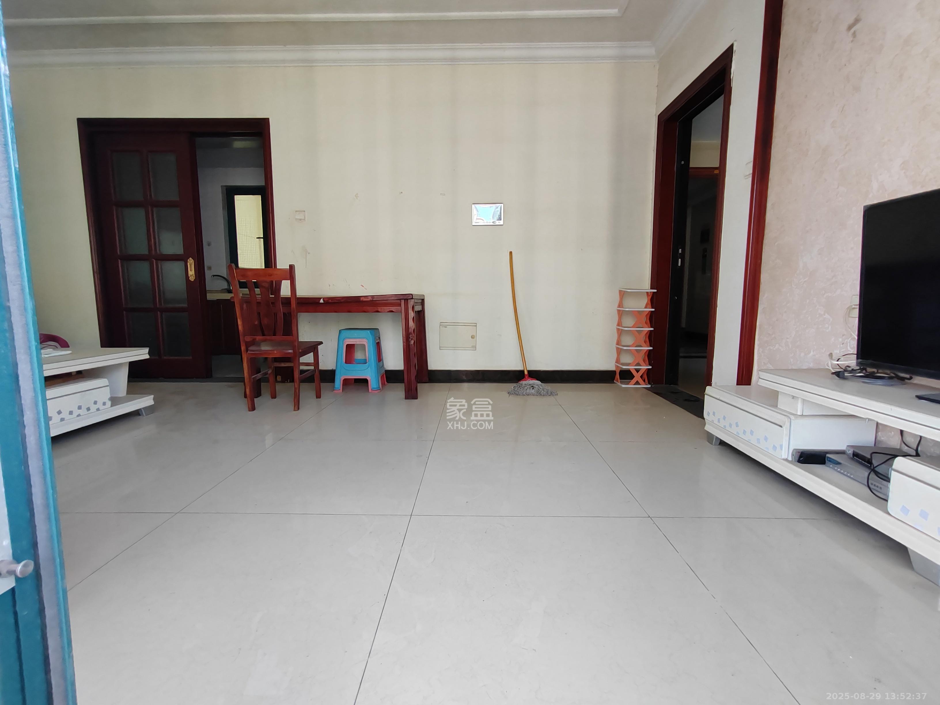 恒大名都  3室2厅2卫    1600.0元/月 恒大名都  3室2厅2卫    1600.0元/月室内图