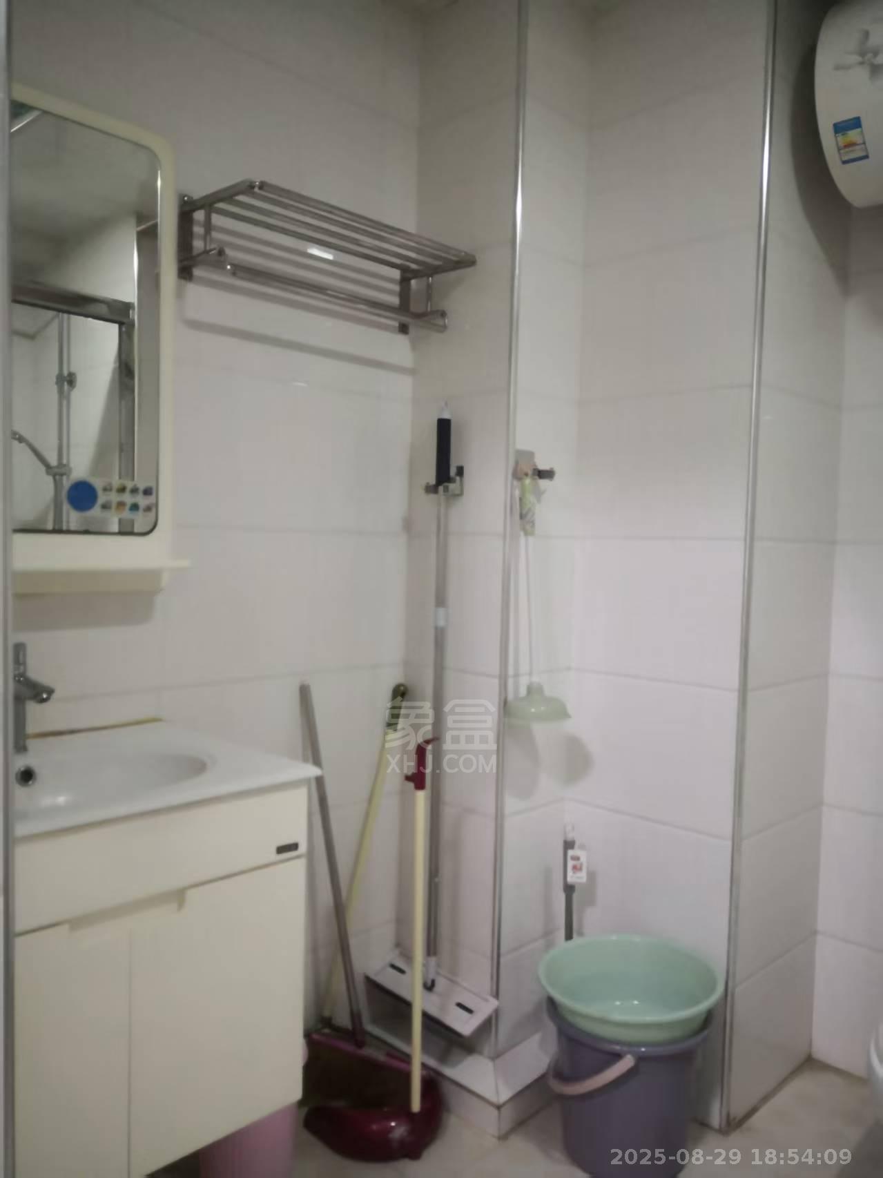 明峰银座  1室1厅1卫    1000.0元/月 明峰银座  1室1厅1卫    1000.0元/月