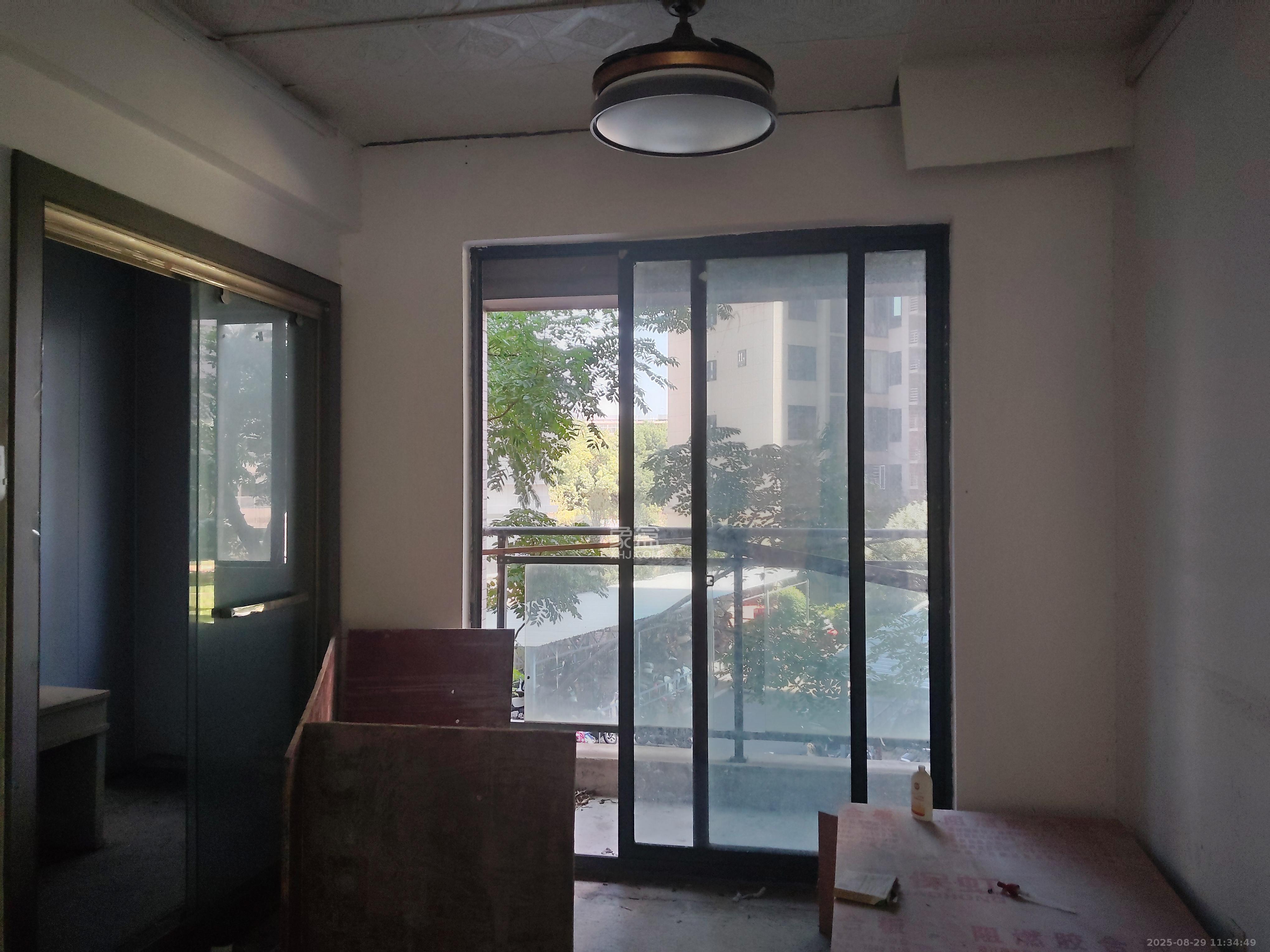 筑梦星园 4室2厅2卫 1000.0元/月 筑梦星园 4室2厅2卫 1000.0元/月室内图