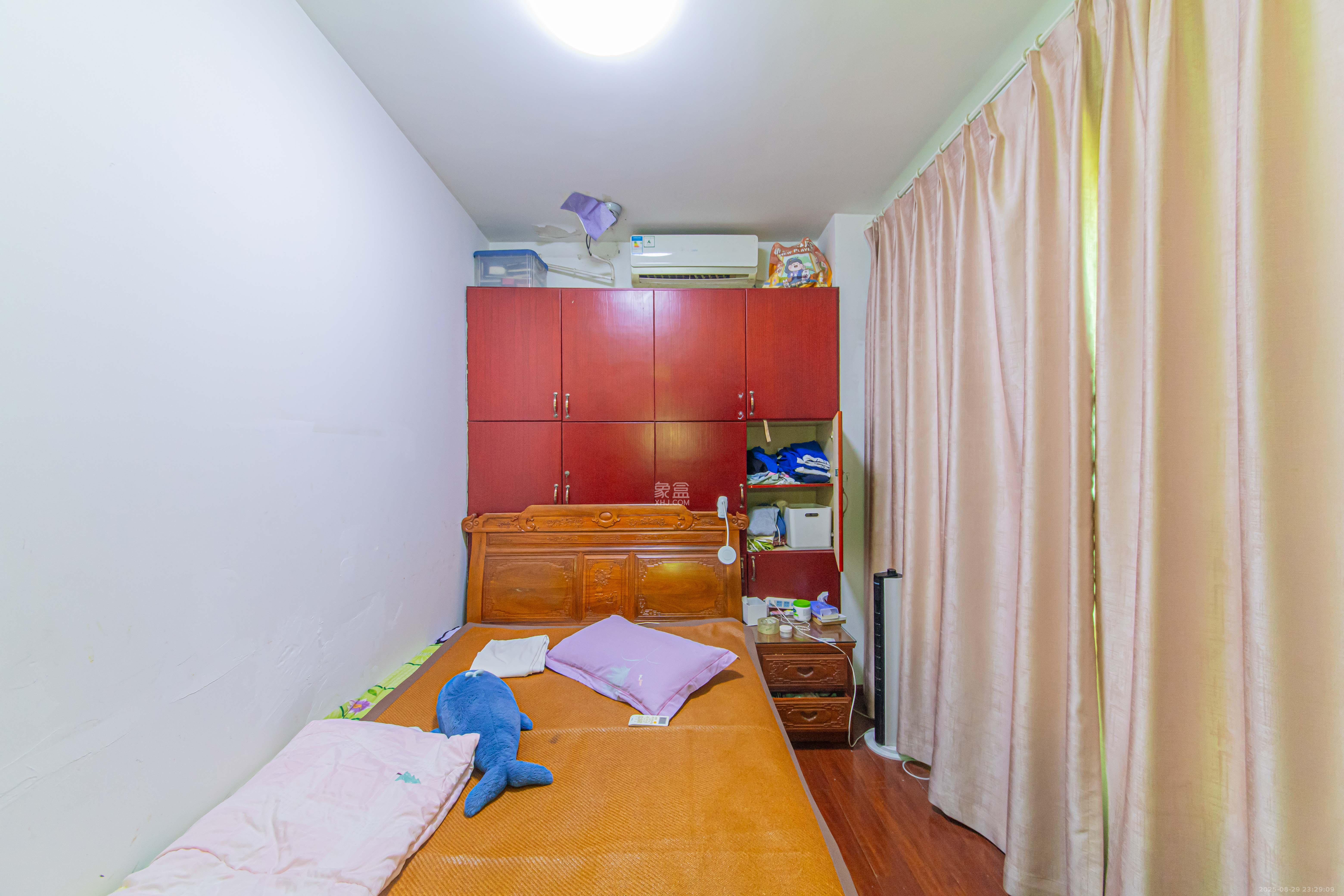 绿地公馆(绿地名邸) 3室1厅1卫 60.0万 绿地公馆(绿地名邸) 3室1厅1卫 60.0万卧室