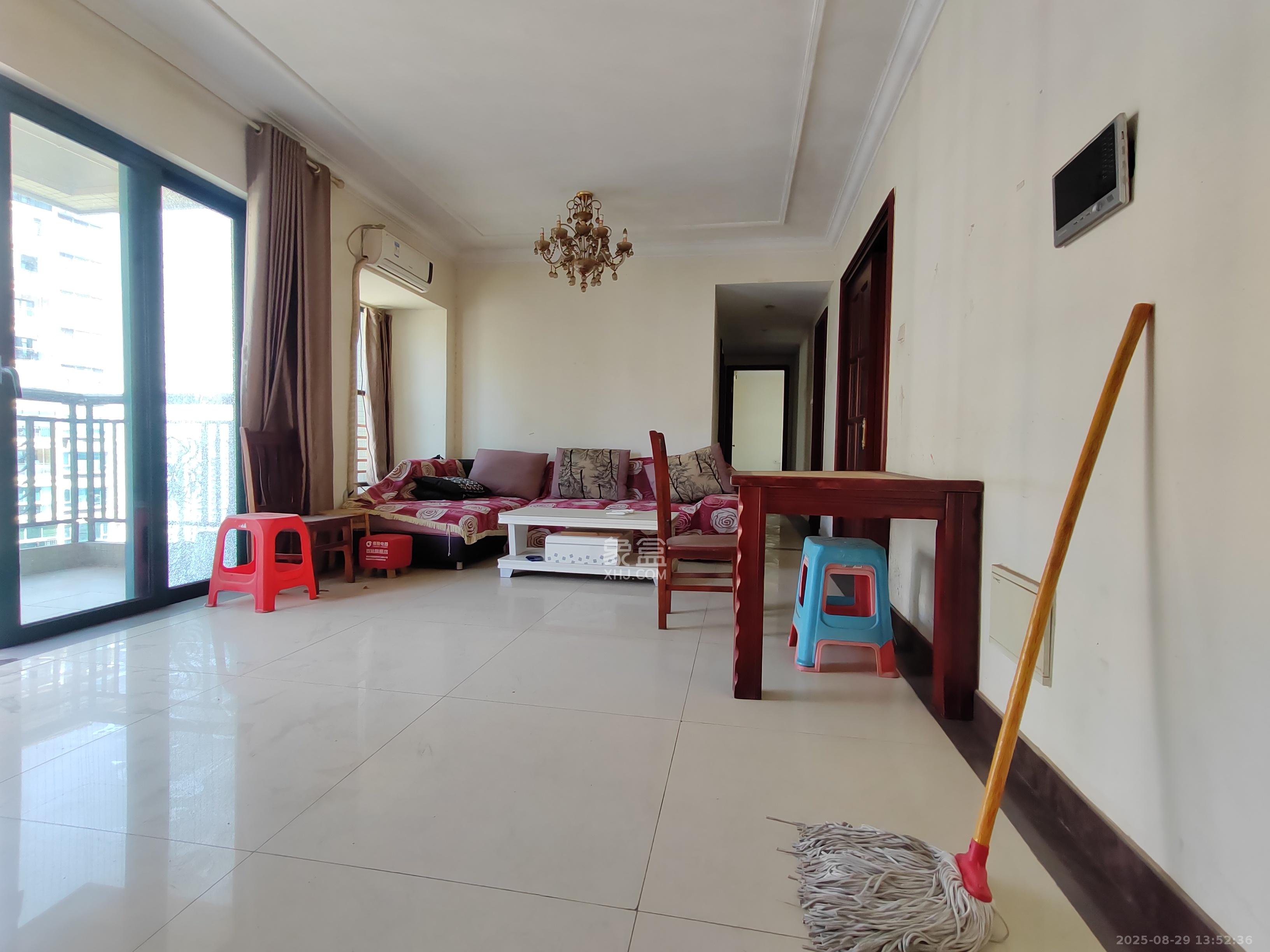 恒大名都  3室2厅2卫    1600.0元/月 恒大名都  3室2厅2卫    1600.0元/月