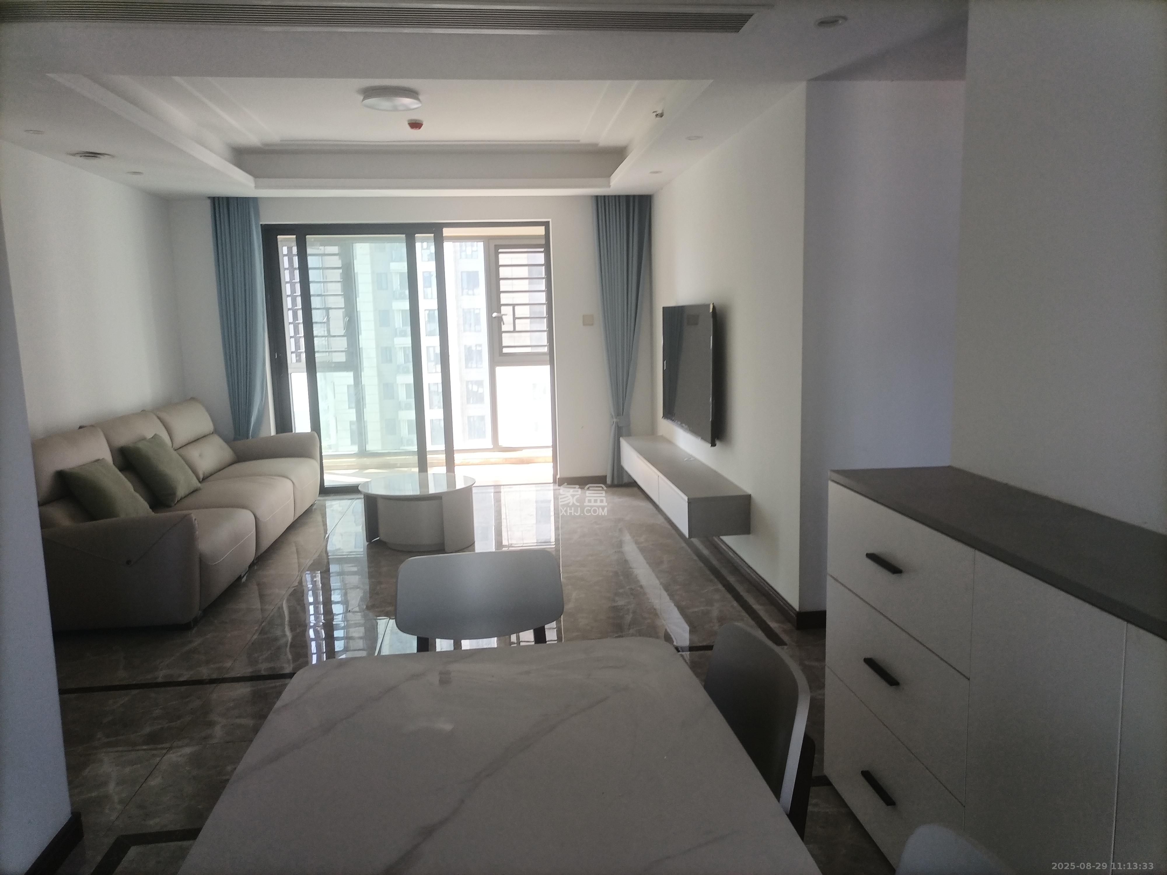 绿地长沙城际空间站(绿地新里佳苑)  4室2厅2卫    4000.0元/月 绿地长沙城际空间站(绿地新里佳苑)  4室2厅2卫    4000.0元/月