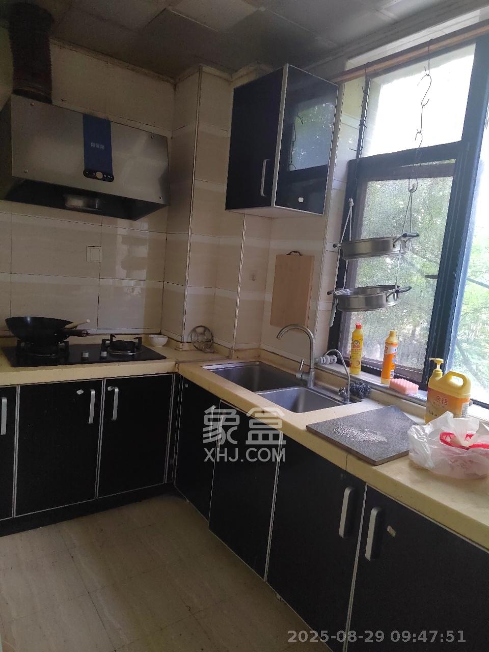 鑫远湘府华城  4室2厅1卫    1100.0元/月室内图