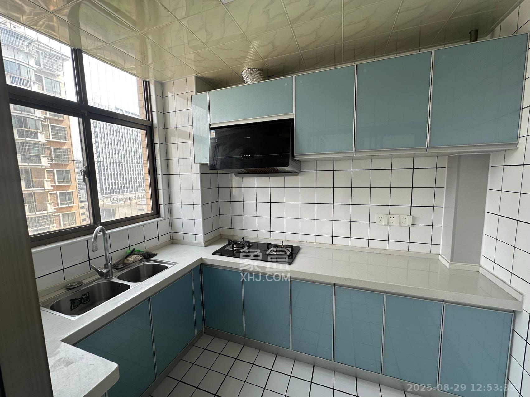 和顺苑(省公安厅单位房)  3室2厅2卫    2000.0元/月室内图