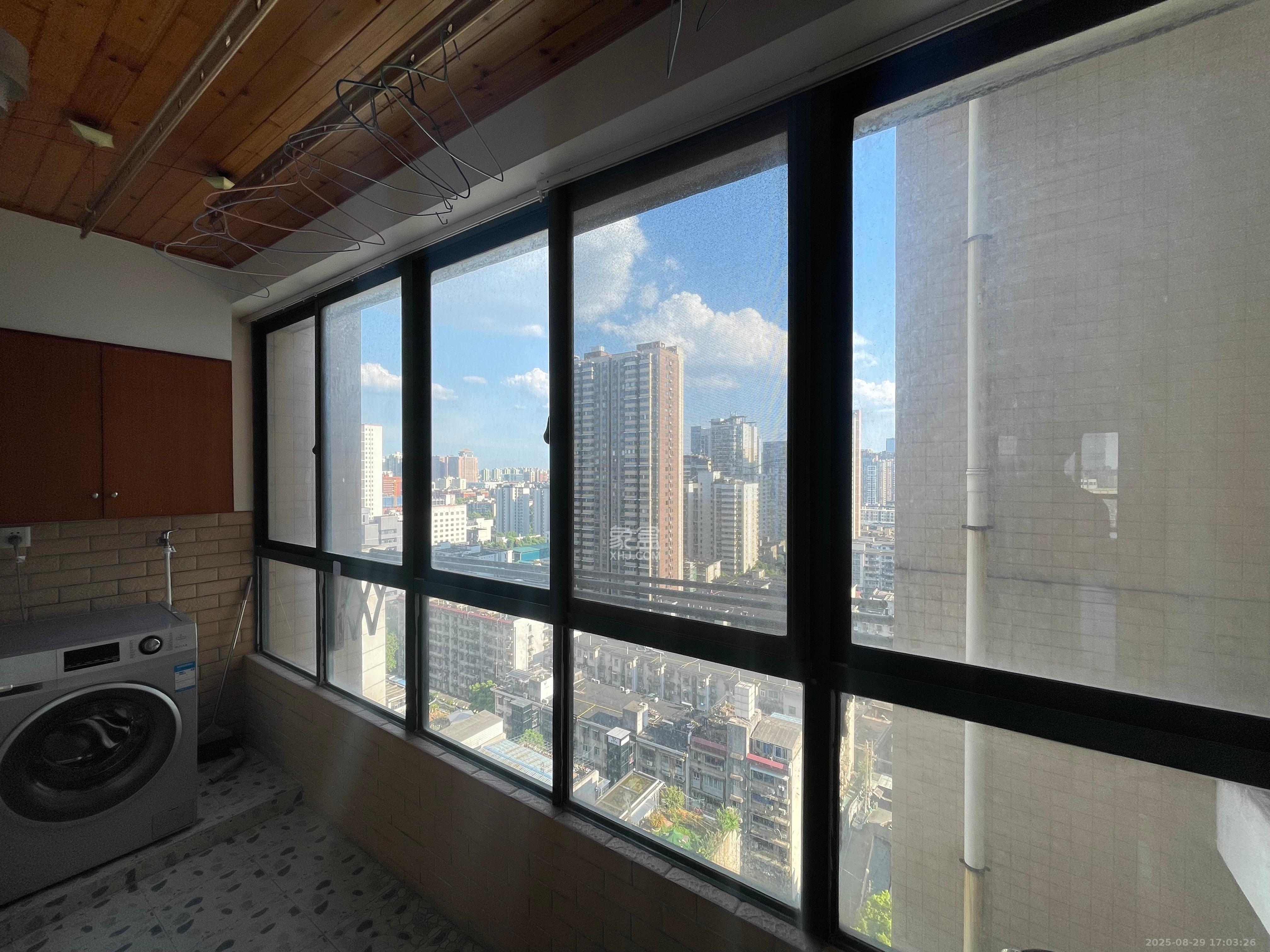 华韵城市风情  1室0厅0卫    3500.0元/月室内图