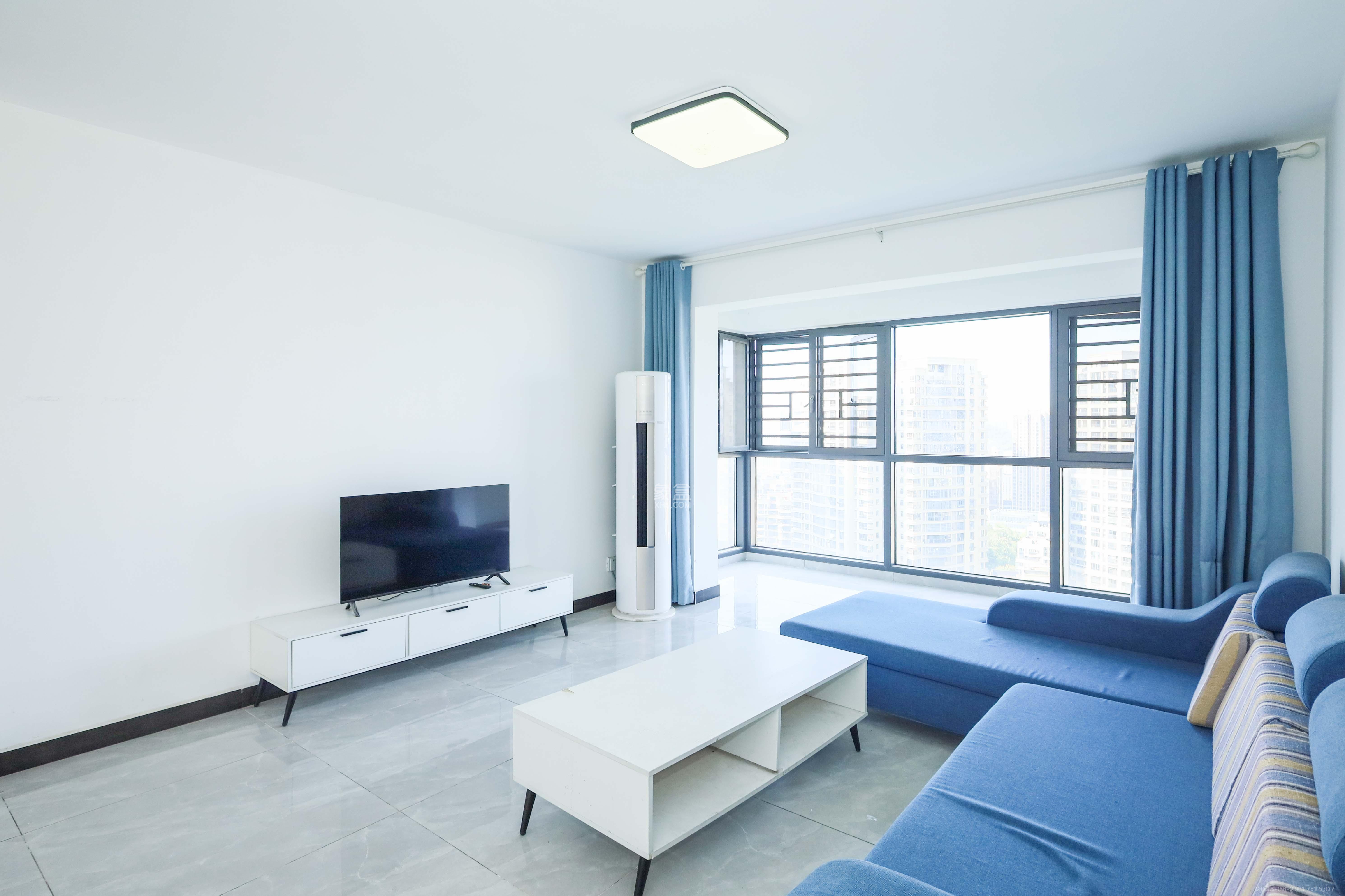 保利麓谷林语B区  3室2厅2卫    110.0万 保利麓谷林语B区  3室2厅2卫    110.0万客厅