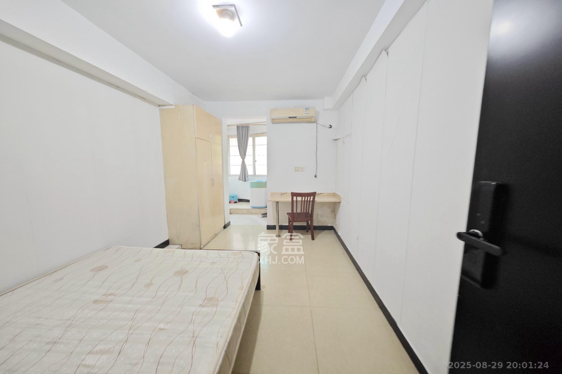 依星苑  0室0厅0卫    72.0万 依星苑  0室0厅0卫    72.0万客厅