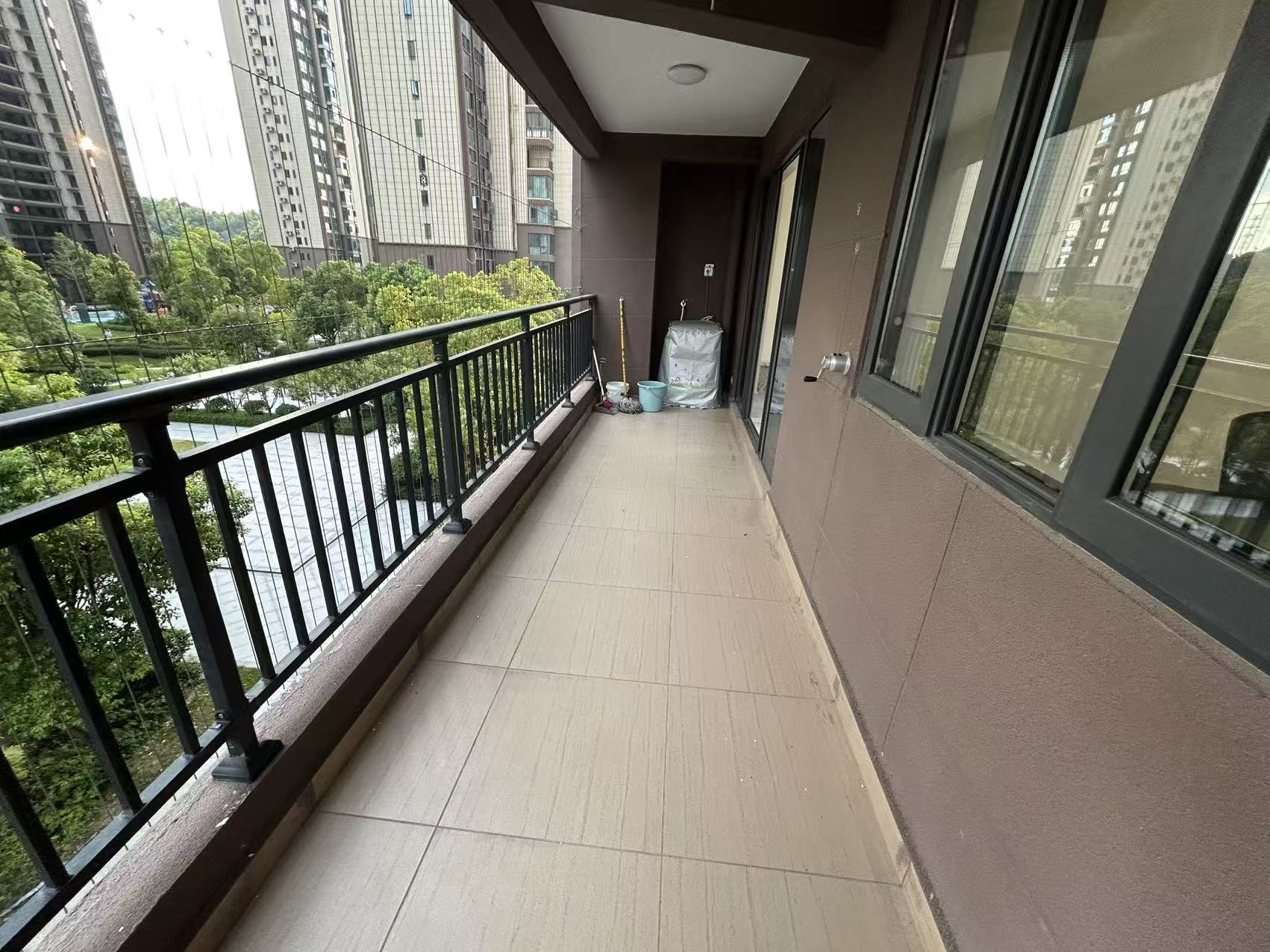 碧桂园梓山府 4室2厅2卫 2500.0元/月 碧桂园梓山府 4室2厅2卫 2500.0元/月室内图