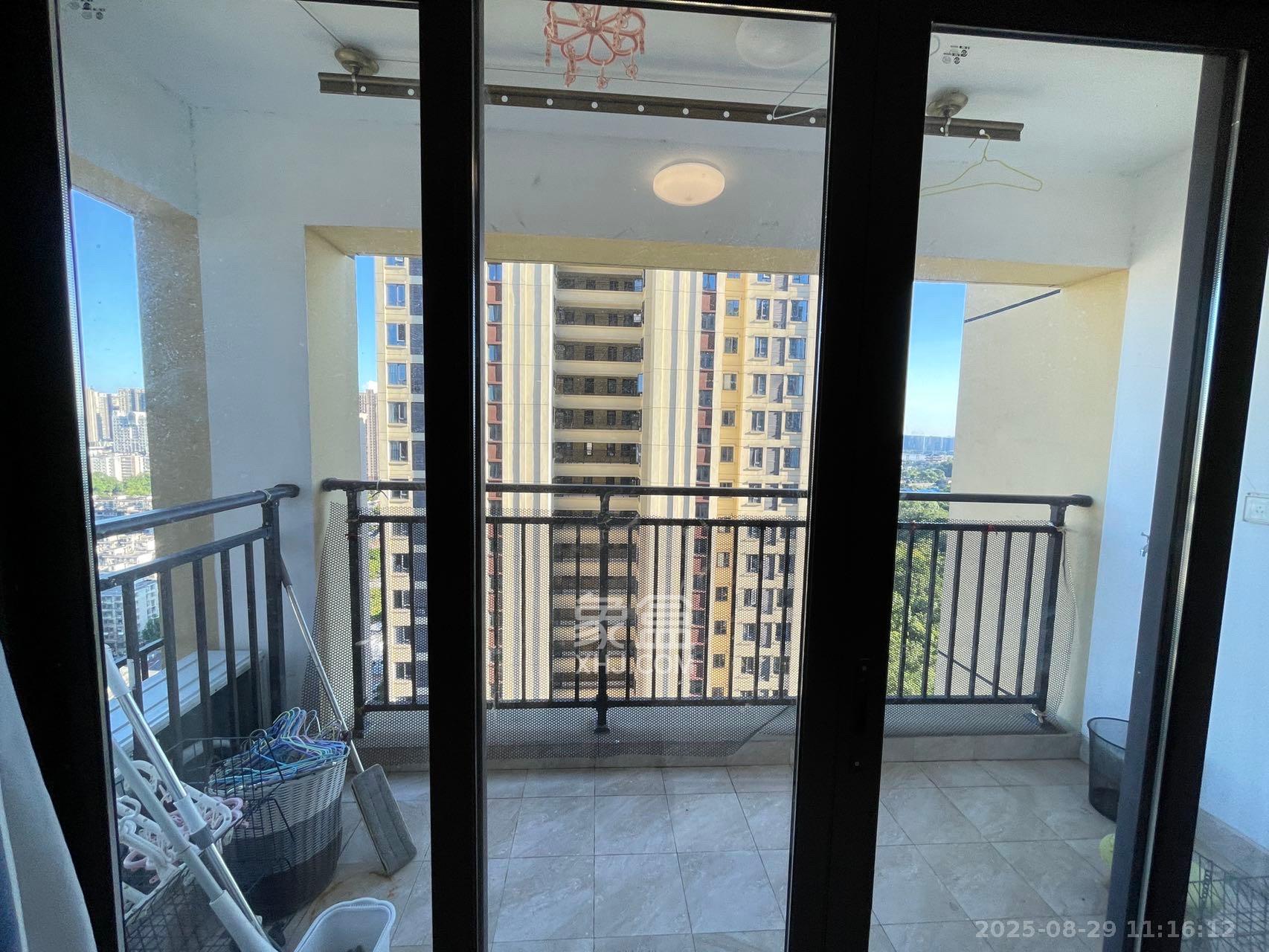 君合天玺  3室1厅2卫    3500.0元/月 君合天玺  3室1厅2卫    3500.0元/月室内图