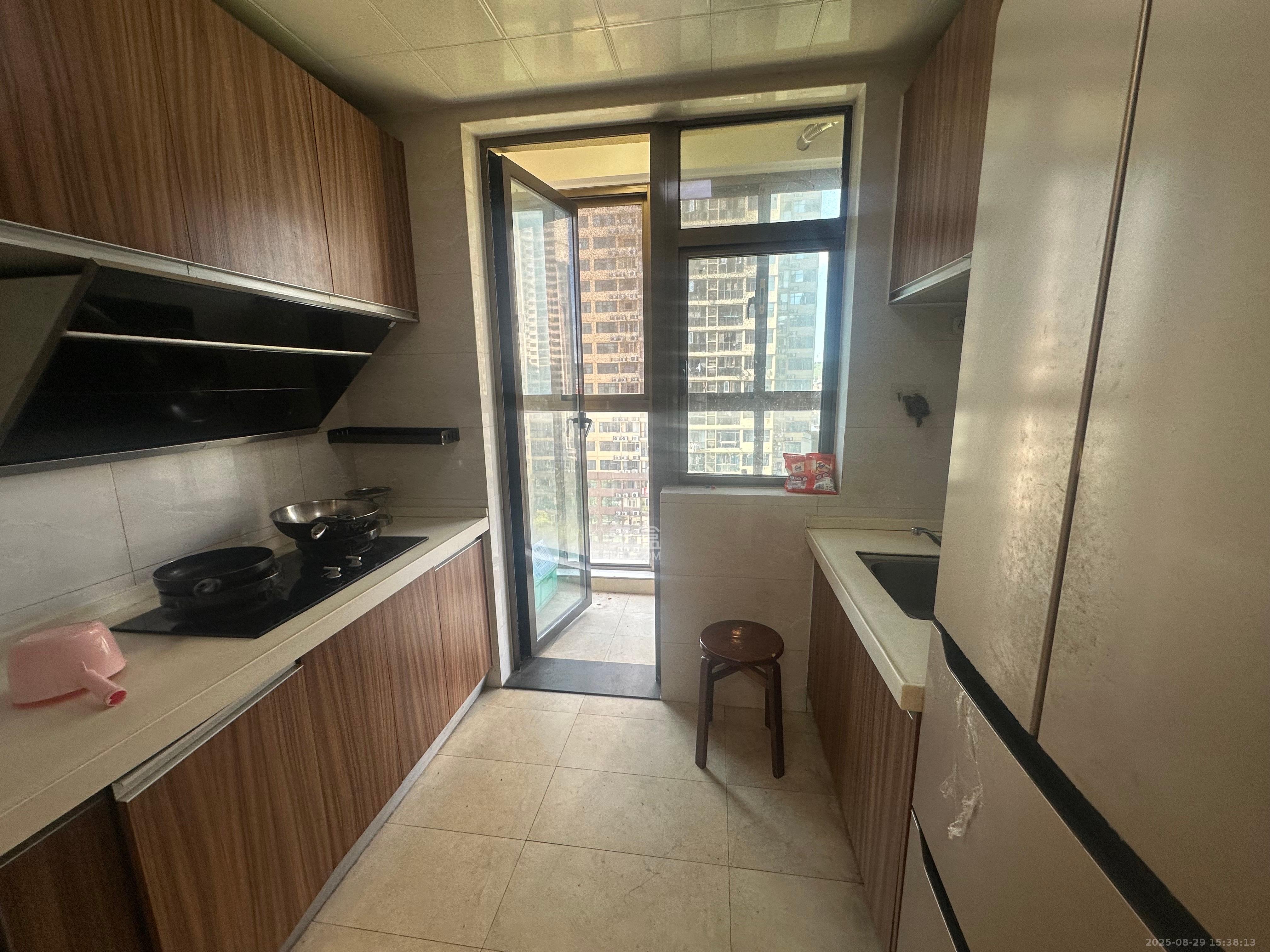 江山帝景哈佛  3室2厅2卫    2100.0元/月 江山帝景哈佛  3室2厅2卫    2100.0元/月室内图