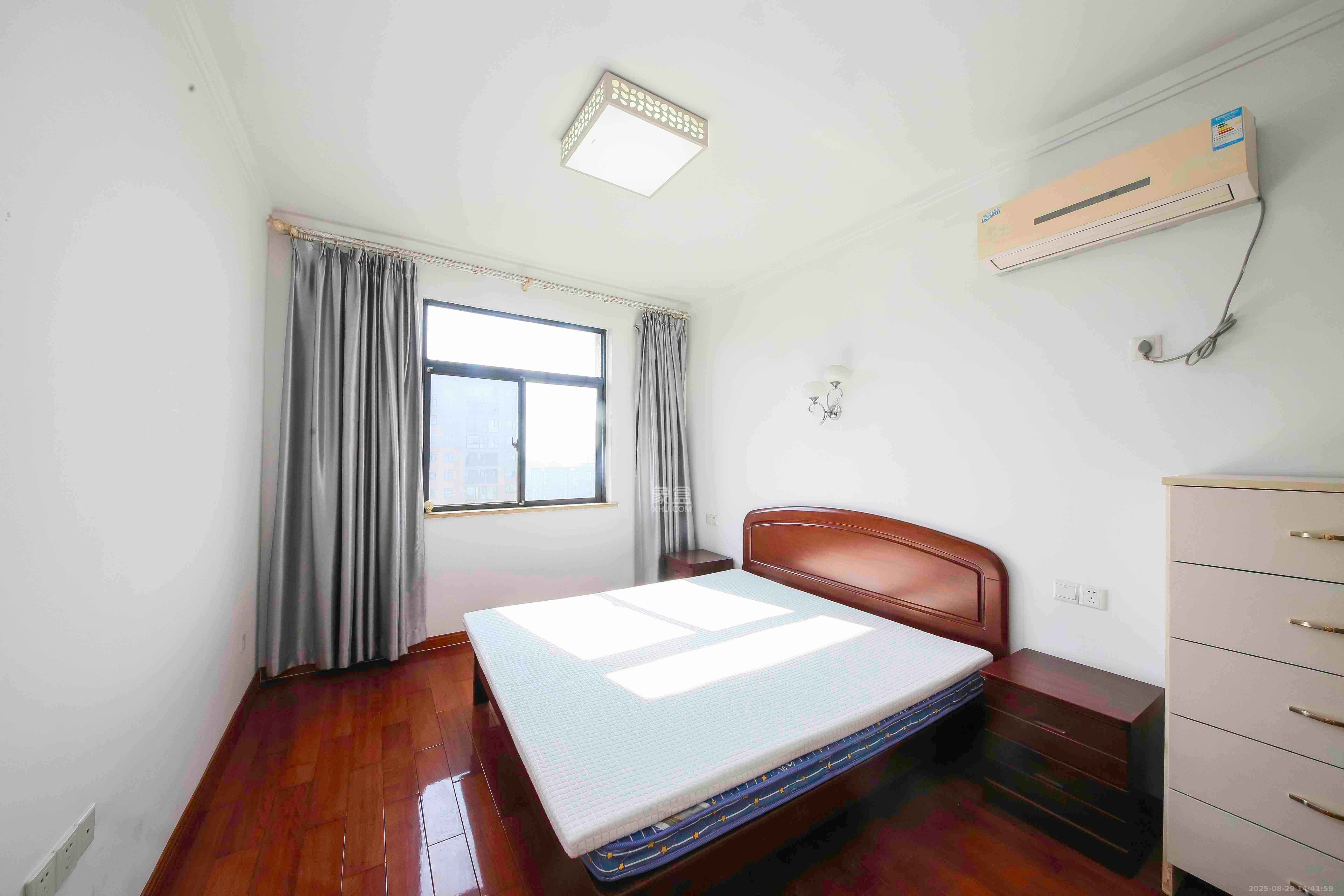 青园  3室2厅1卫    3300.0元/月 青园  3室2厅1卫    3300.0元/月室内图