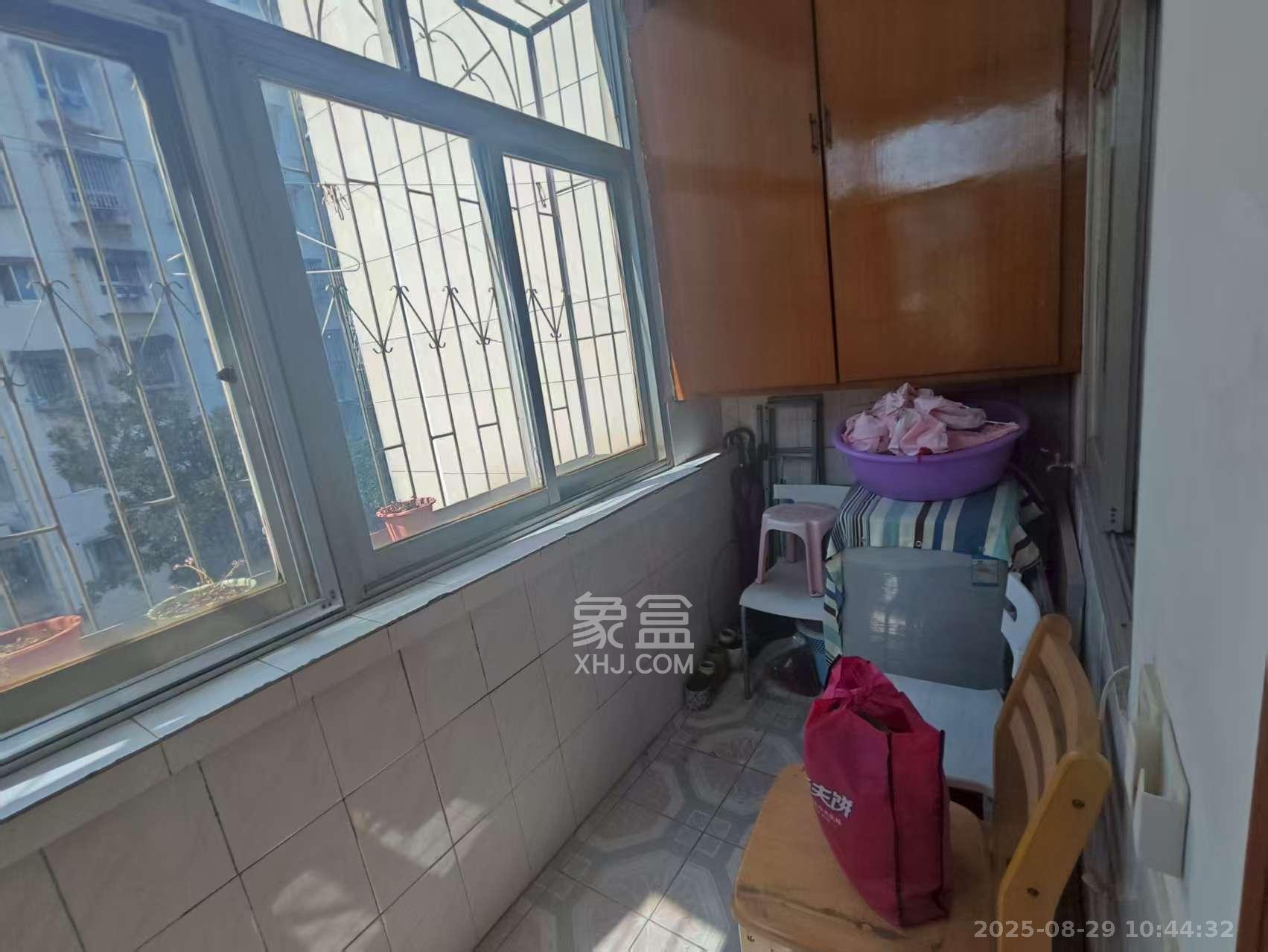 东塘电力院 2室1厅1卫 2000.0元/月 东塘电力院 2室1厅1卫 2000.0元/月室内图