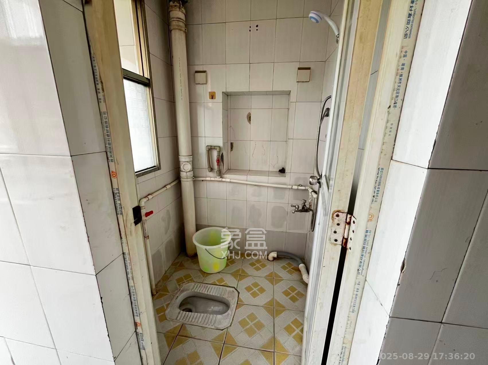 黄泥岭社区 2室2厅1卫 1600.0元/月 黄泥岭社区 2室2厅1卫 1600.0元/月室内图