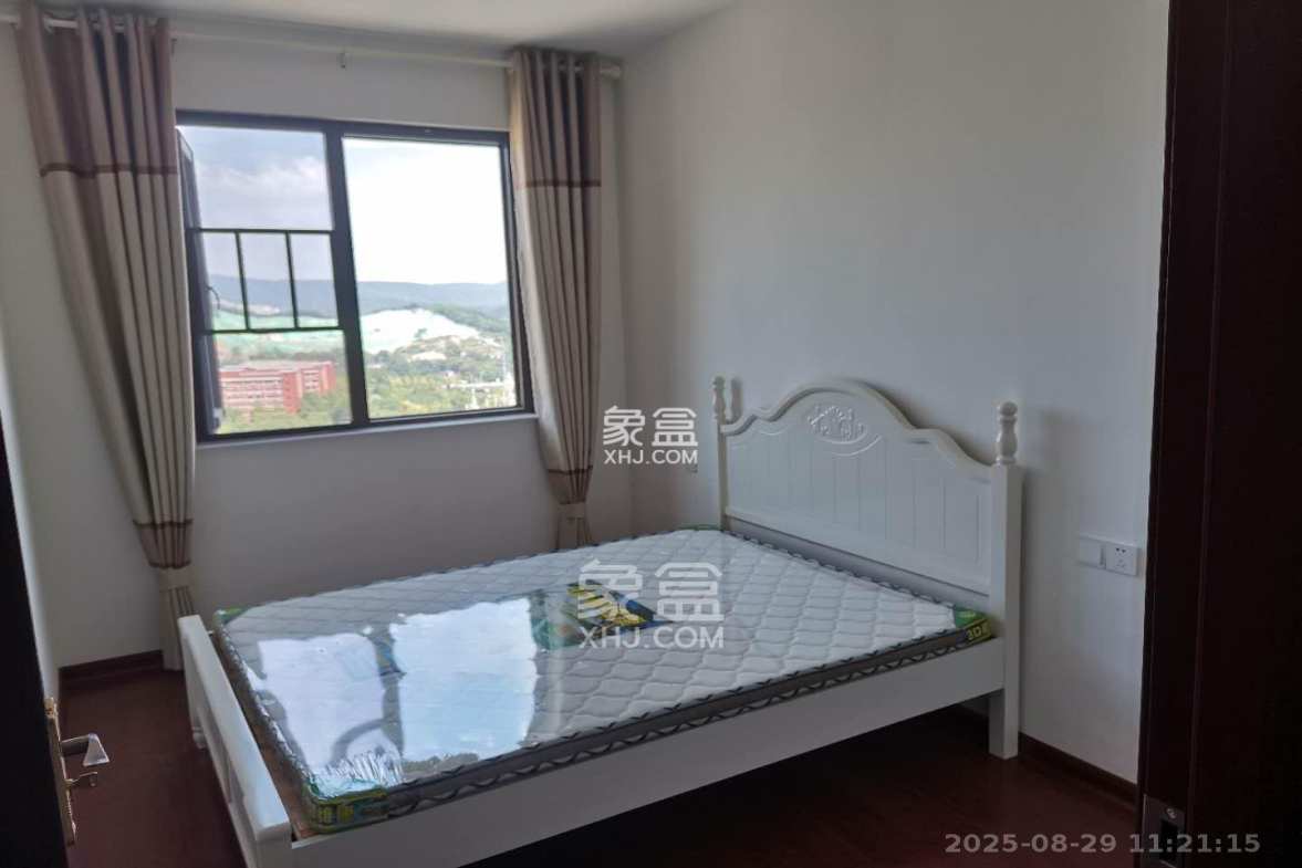 融创融公馆(融创臻苑) 4室2厅2卫 2300.0元/月 融创融公馆(融创臻苑) 4室2厅2卫 2300.0元/月室内图