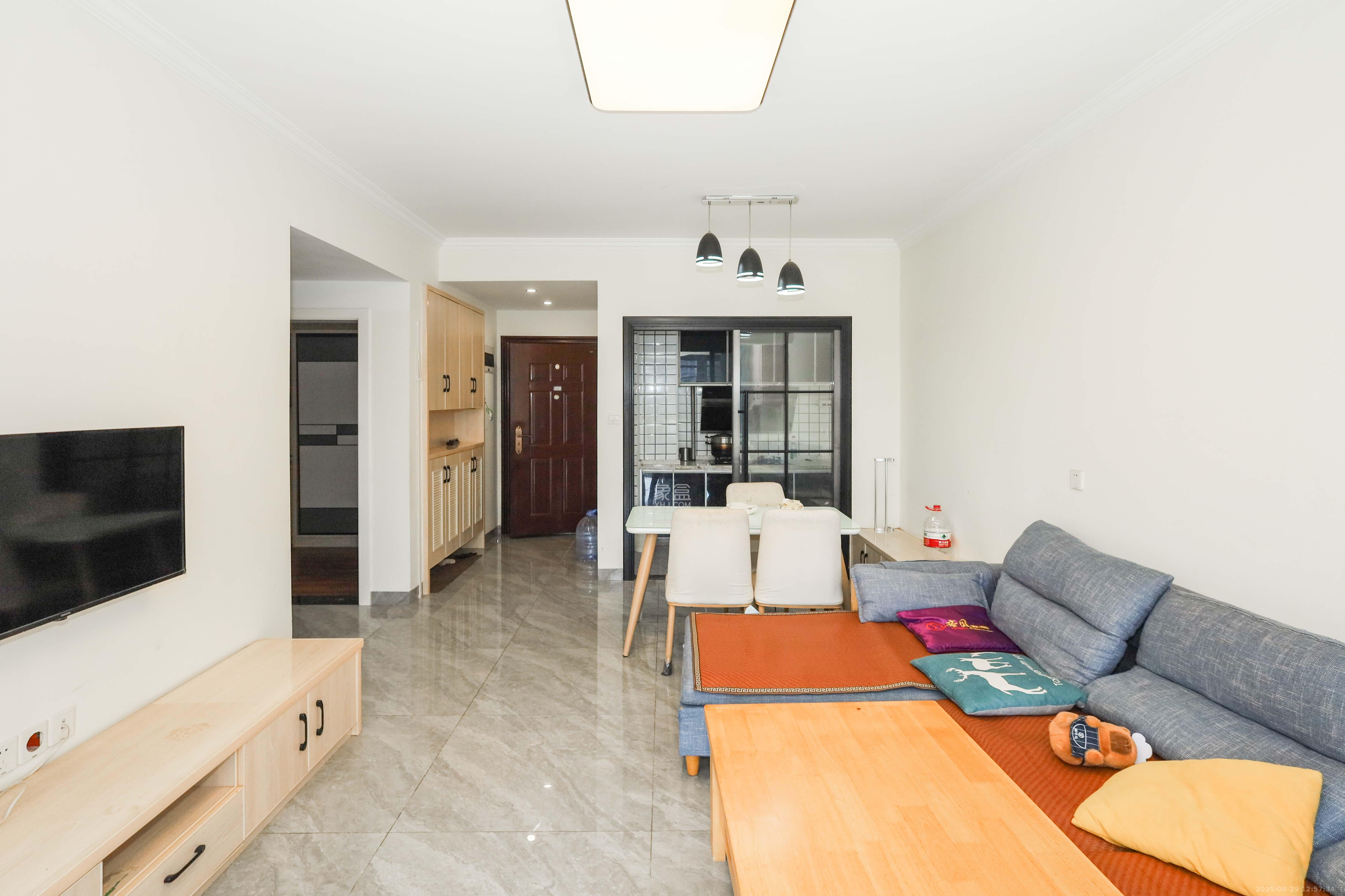 梅溪鑫苑名家  2室1厅1卫    75.0万 梅溪鑫苑名家  2室1厅1卫    75.0万客厅