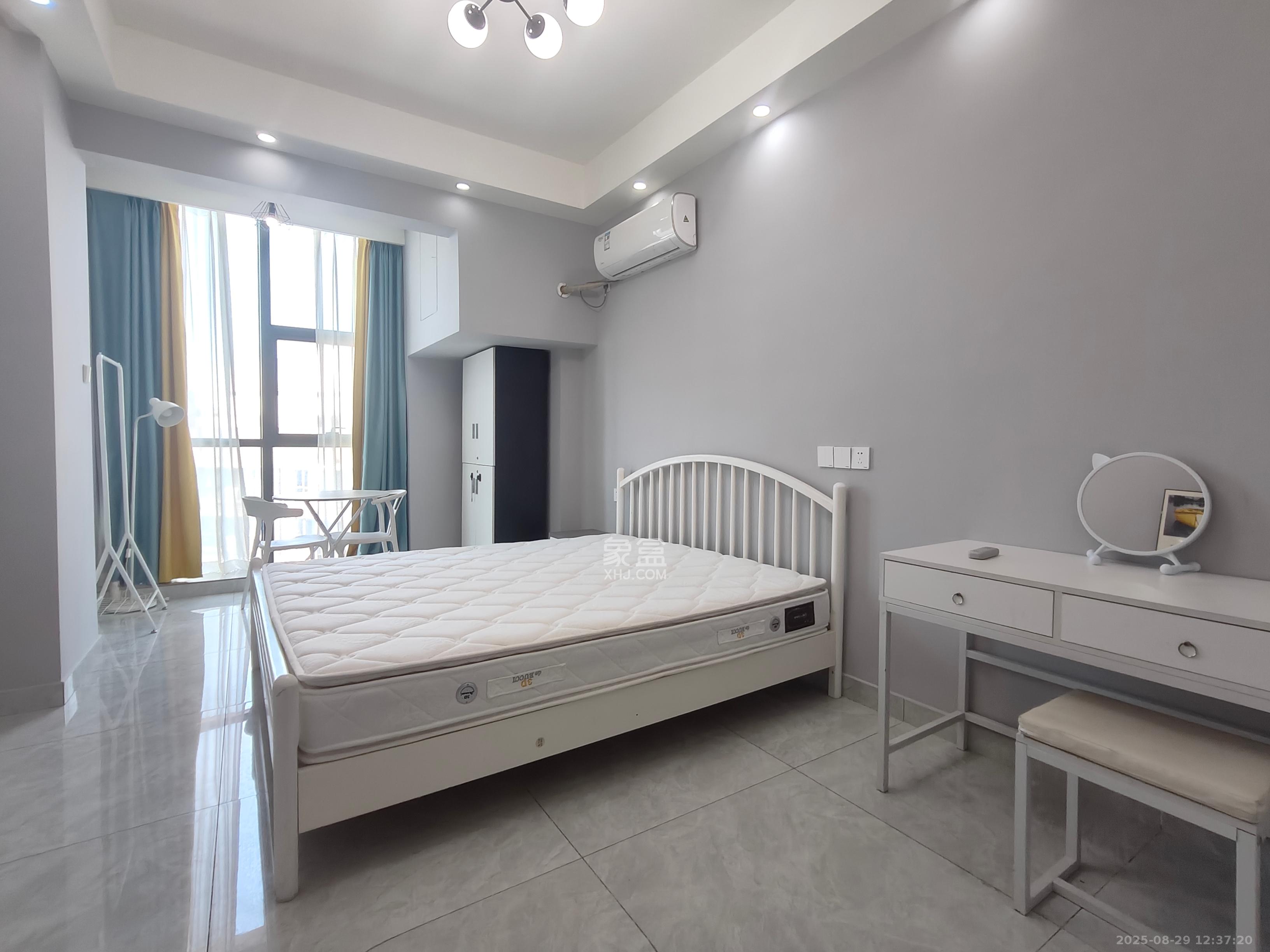 东盈商业广场(华泉城市广场)  1室1厅1卫    1600.0元/月 东盈商业广场(华泉城市广场)  1室1厅1卫    1600.0元/月