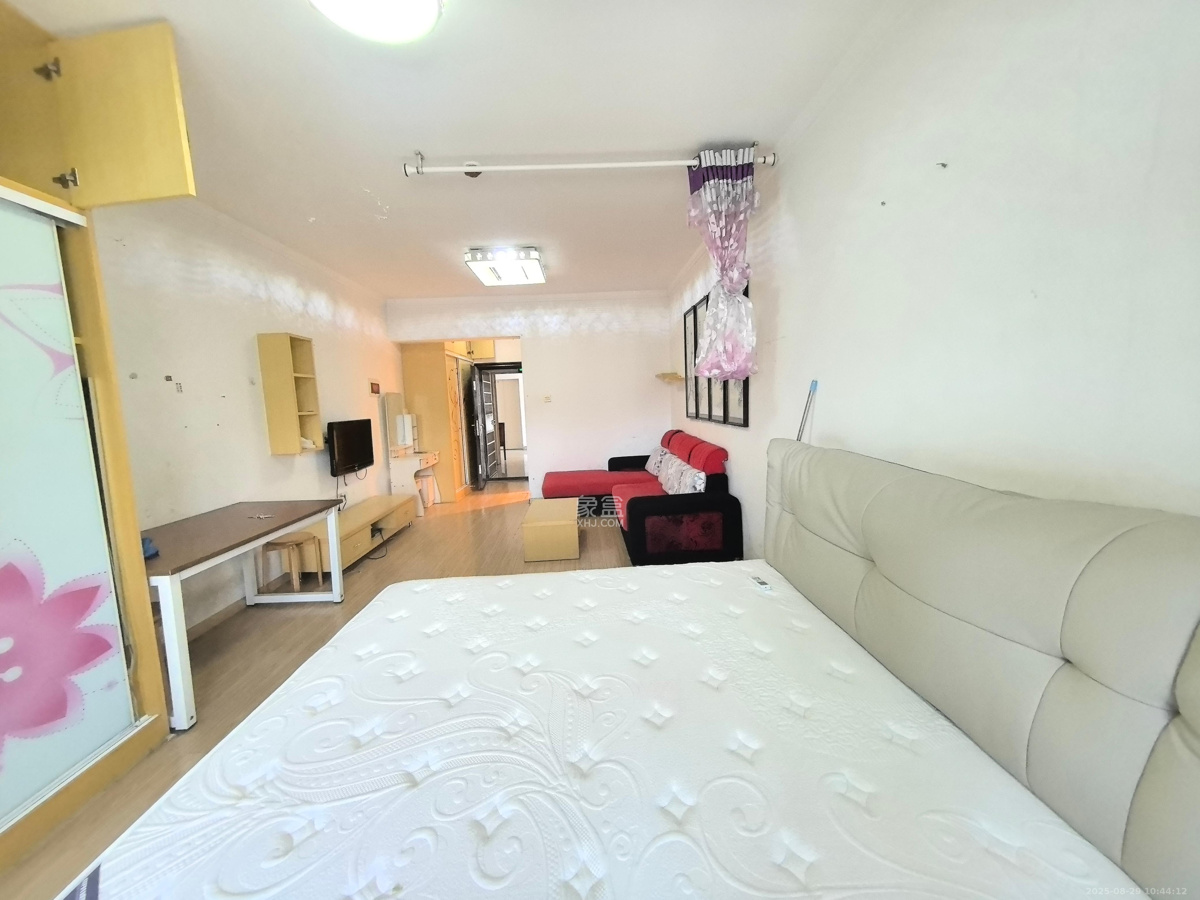 伍家岭生活广场 1室1厅1卫 1600.0元/月 伍家岭生活广场 1室1厅1卫 1600.0元/月室内图