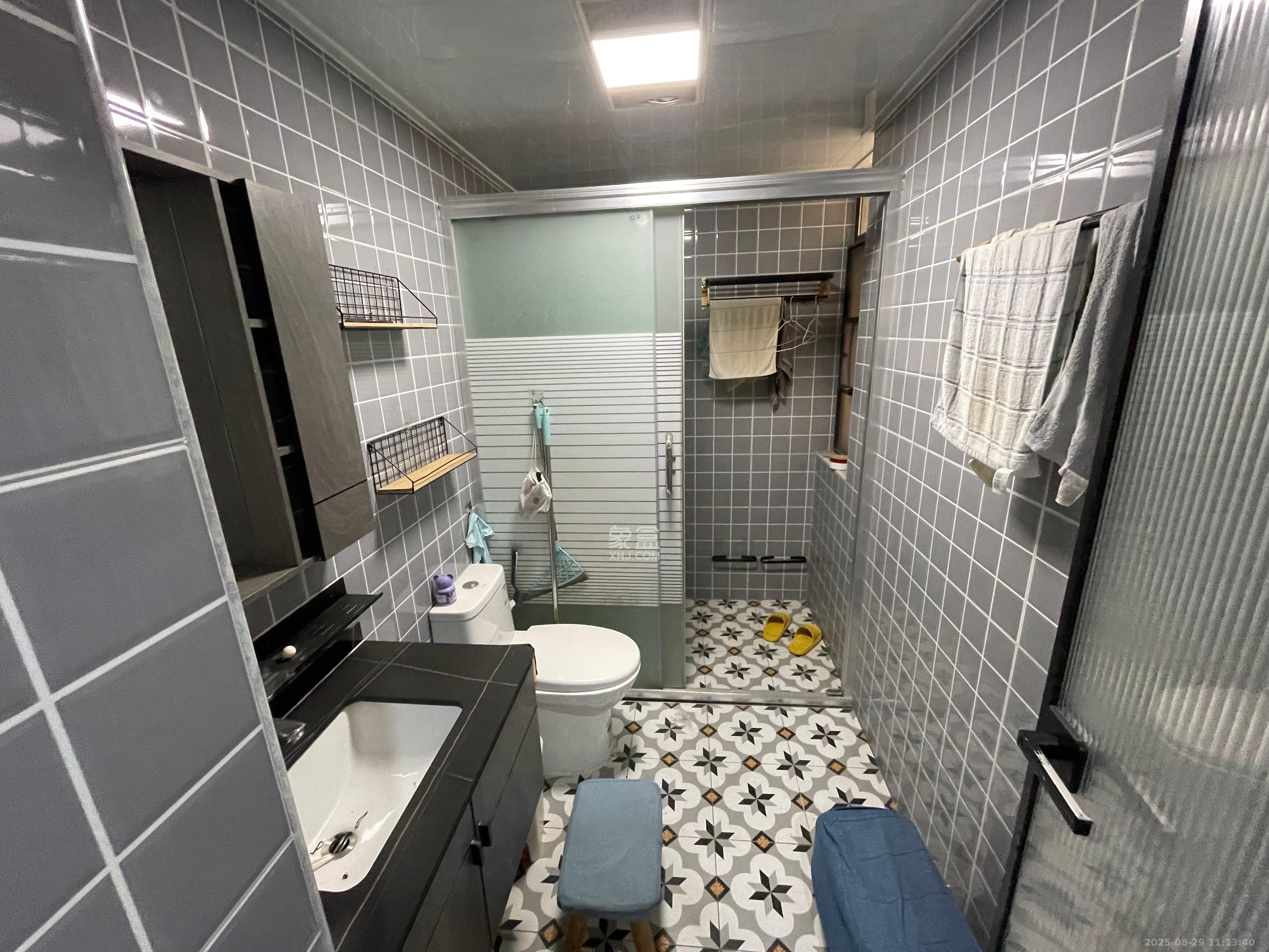 盛景谷山里 3室2厅2卫 2600.00元/月 盛景谷山里 3室2厅2卫 2600.00元/月室内图