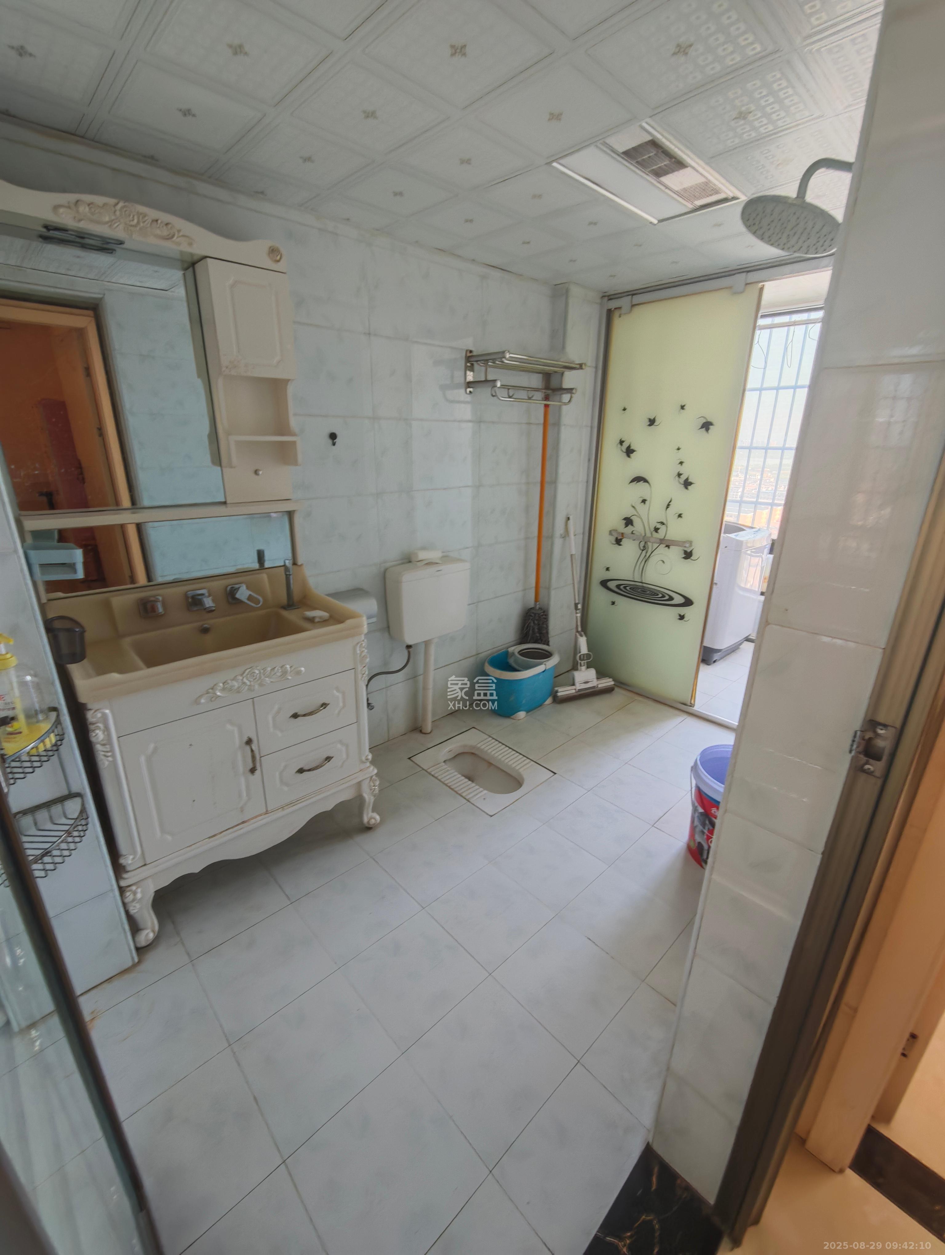 深业睿城  3室2厅1卫    2400.0元/月 深业睿城  3室2厅1卫    2400.0元/月室内图