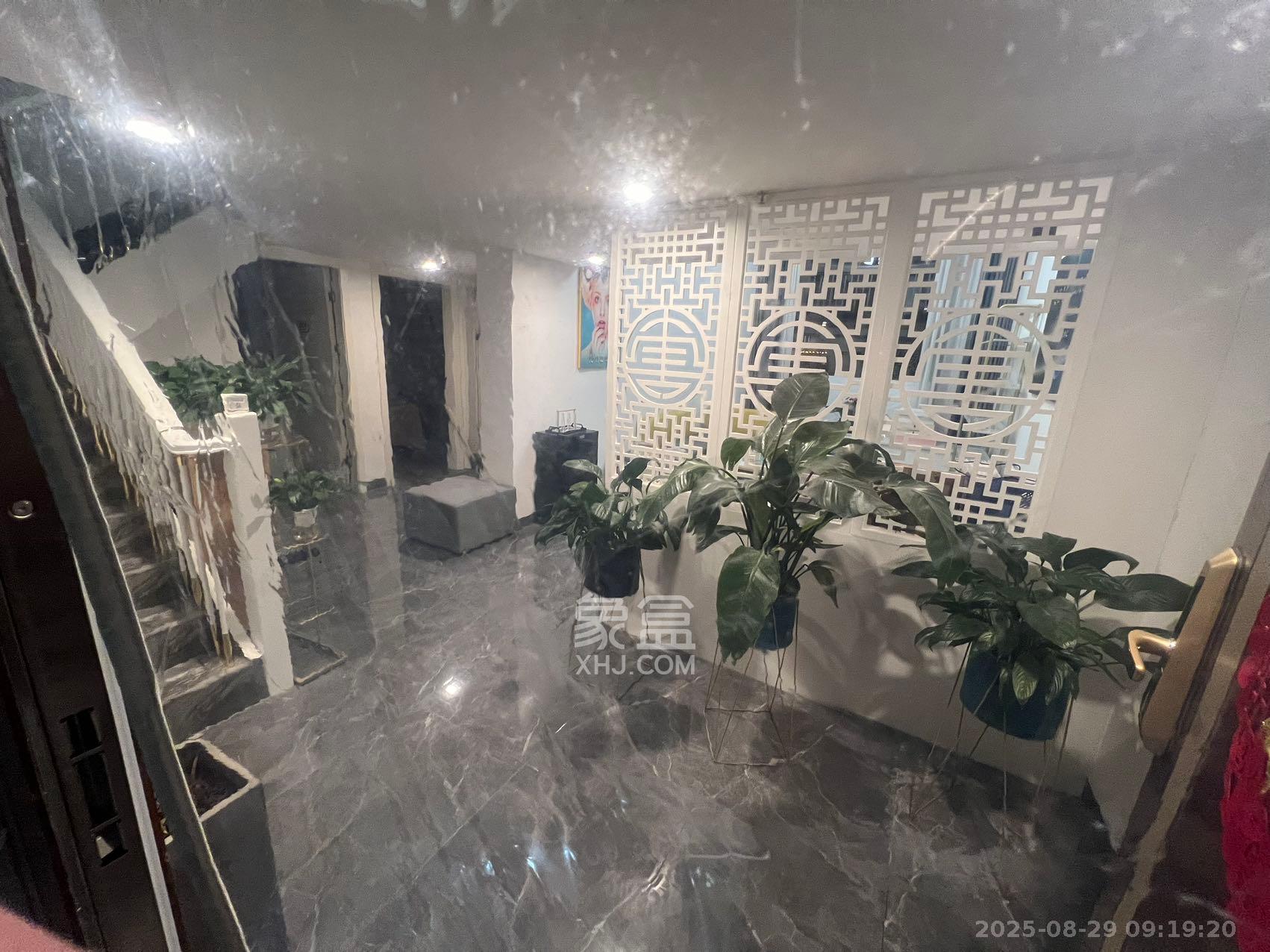 恒大御景半岛锦绣苑  3室2厅2卫    4200.0元/月 恒大御景半岛锦绣苑  3室2厅2卫    4200.0元/月