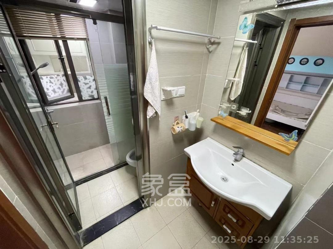 旭辉御府  3室2厅1卫    2000.0元/月室内图