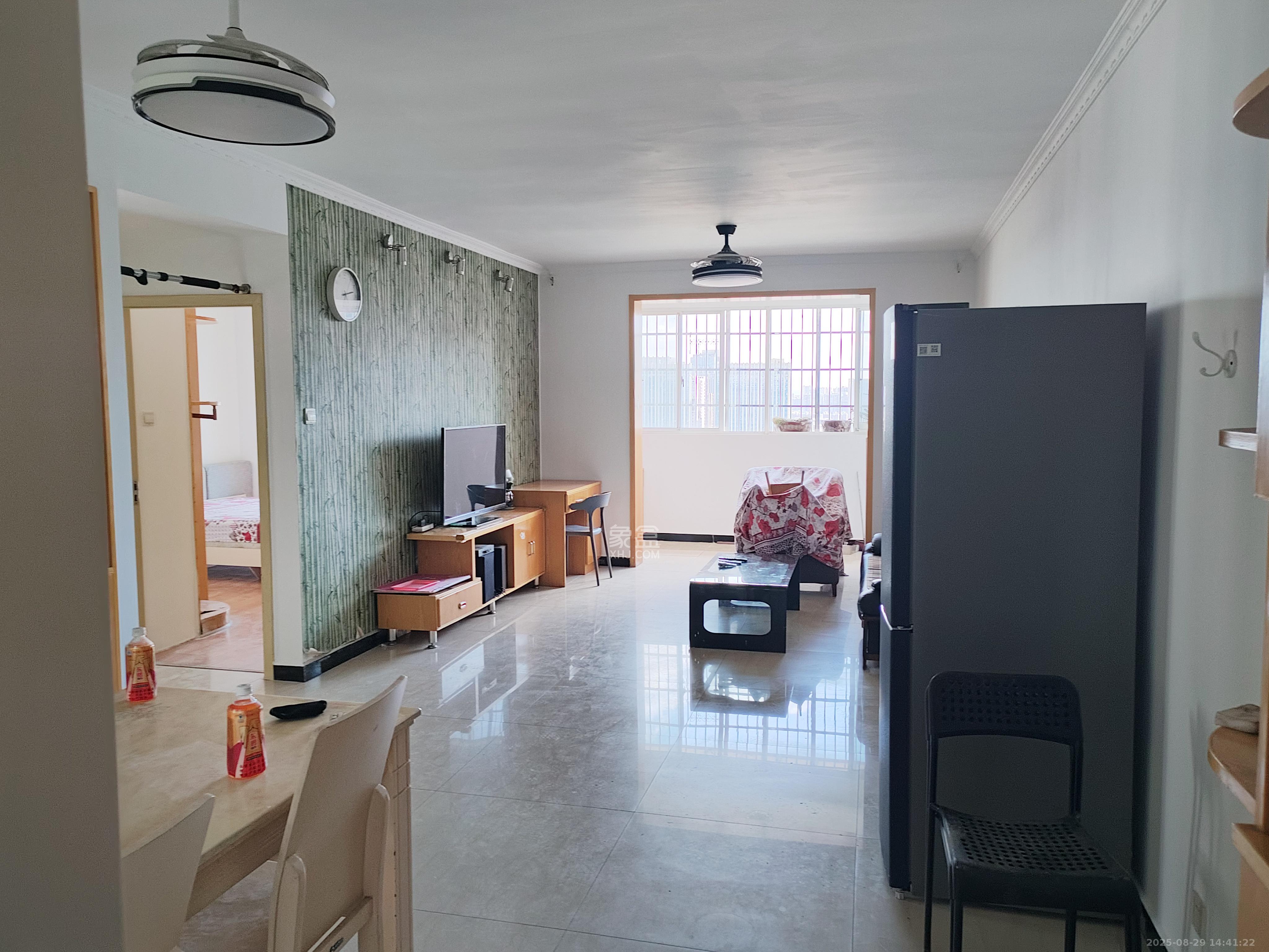 都市馨园  2室2厅1卫    2000.0元/月 都市馨园  2室2厅1卫    2000.0元/月室内图