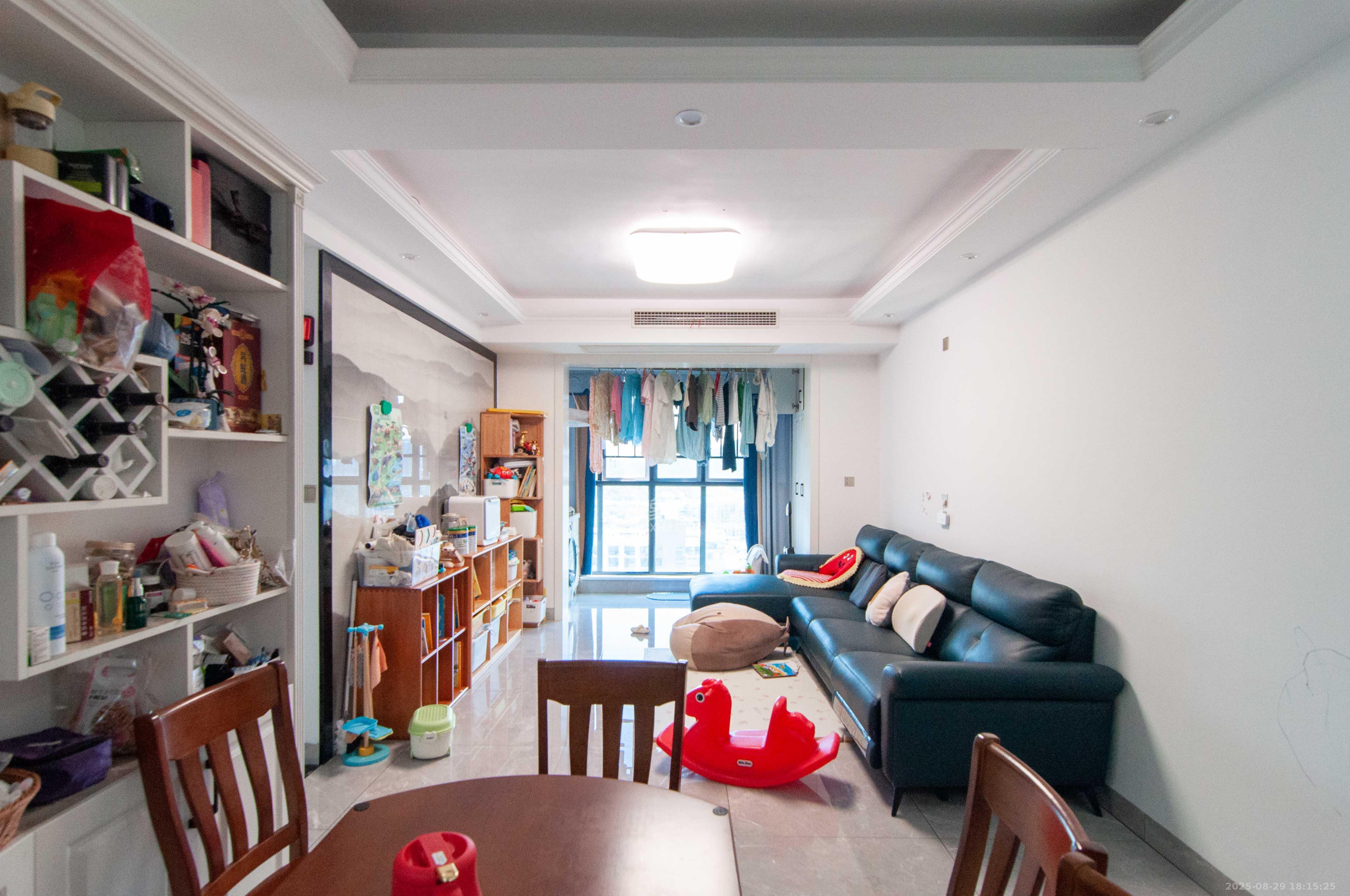 美麓阳光 3室2厅1卫 88.0万 美麓阳光 3室2厅1卫 88.0万客厅