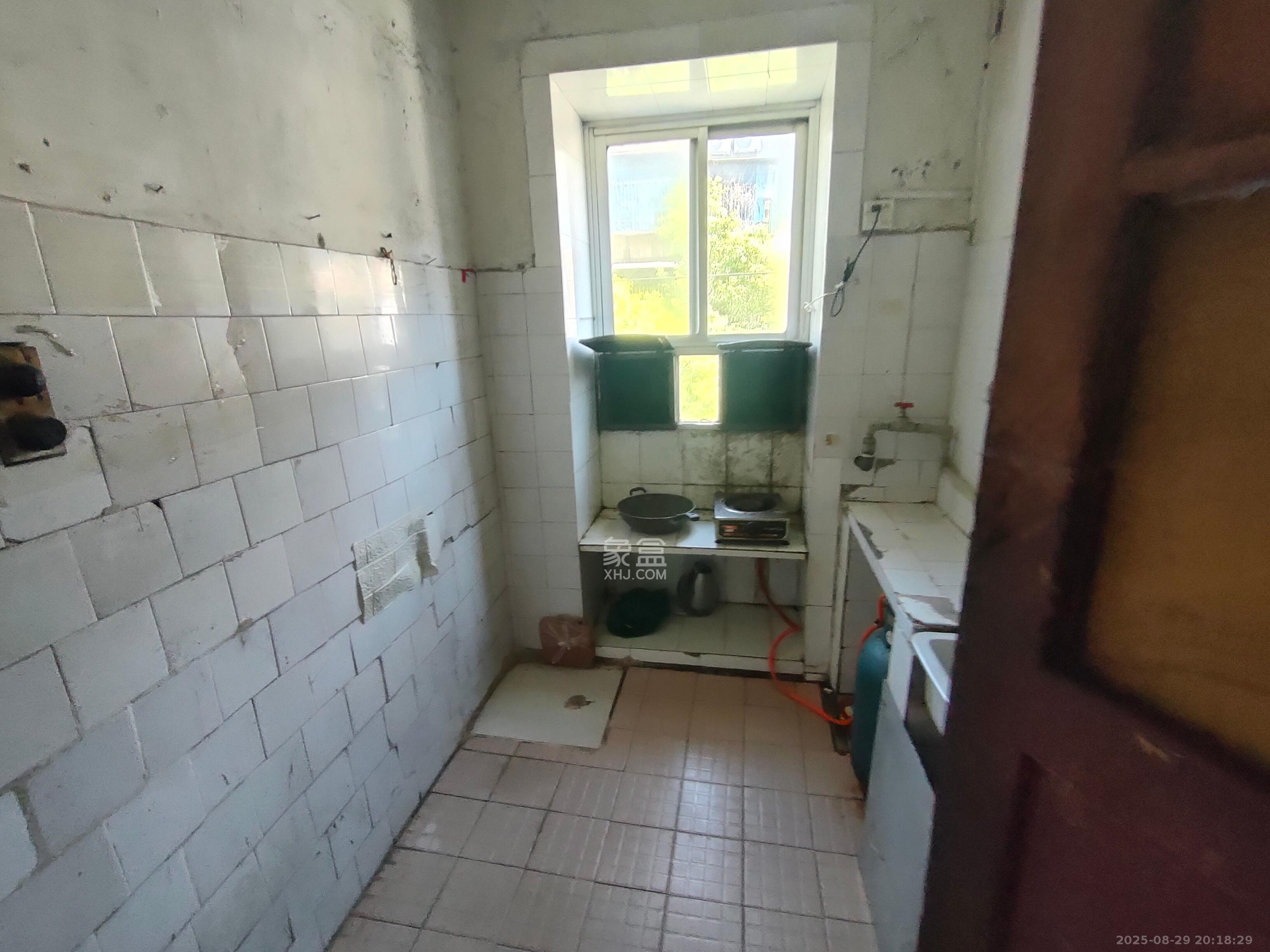 人民新村 1室1厅1卫 900.0元/月 人民新村 1室1厅1卫 900.0元/月室内图