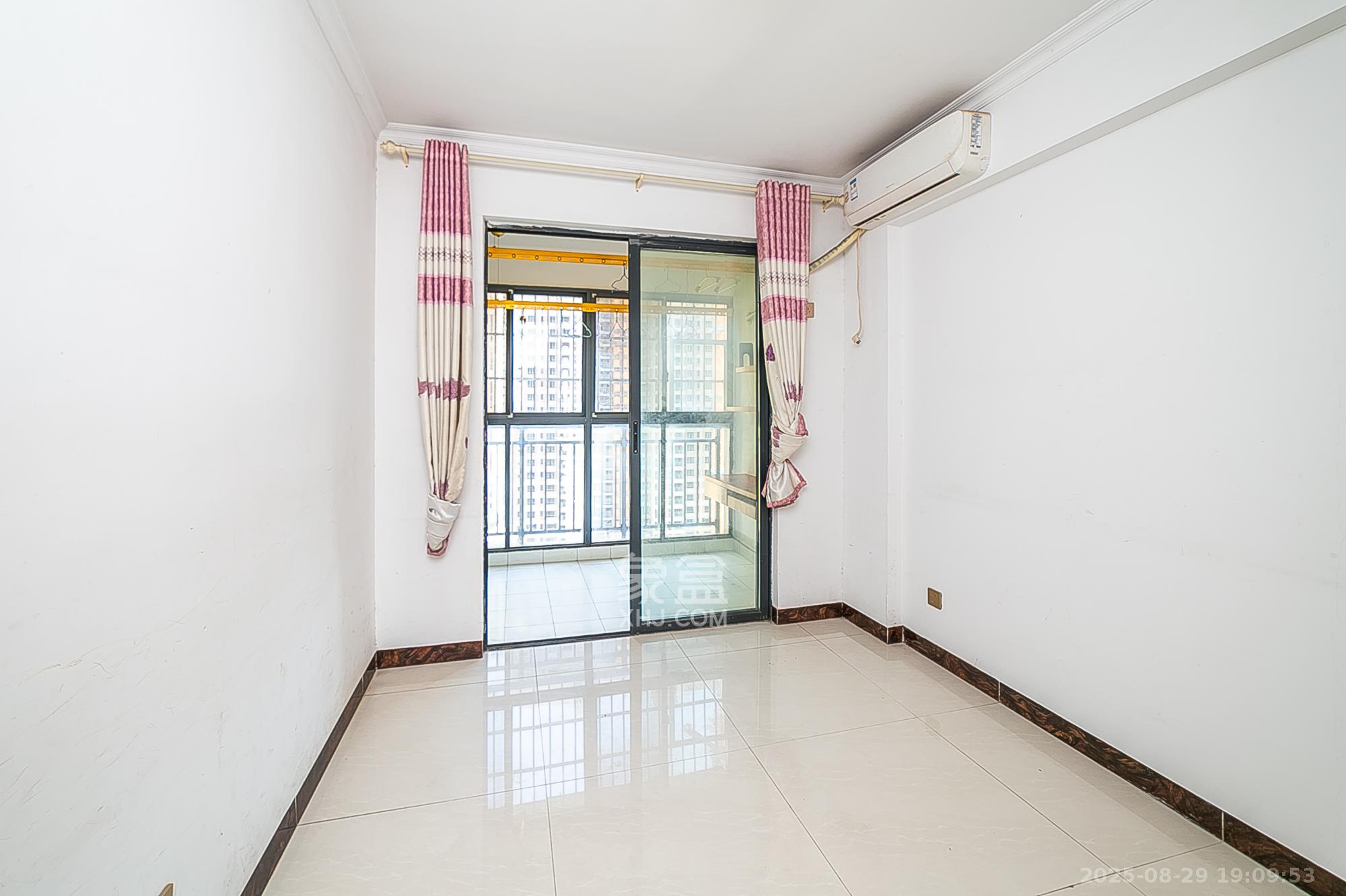 乾城(兴旺乾城) 3室2厅2卫 106.0万 乾城(兴旺乾城) 3室2厅2卫 106.0万卧室