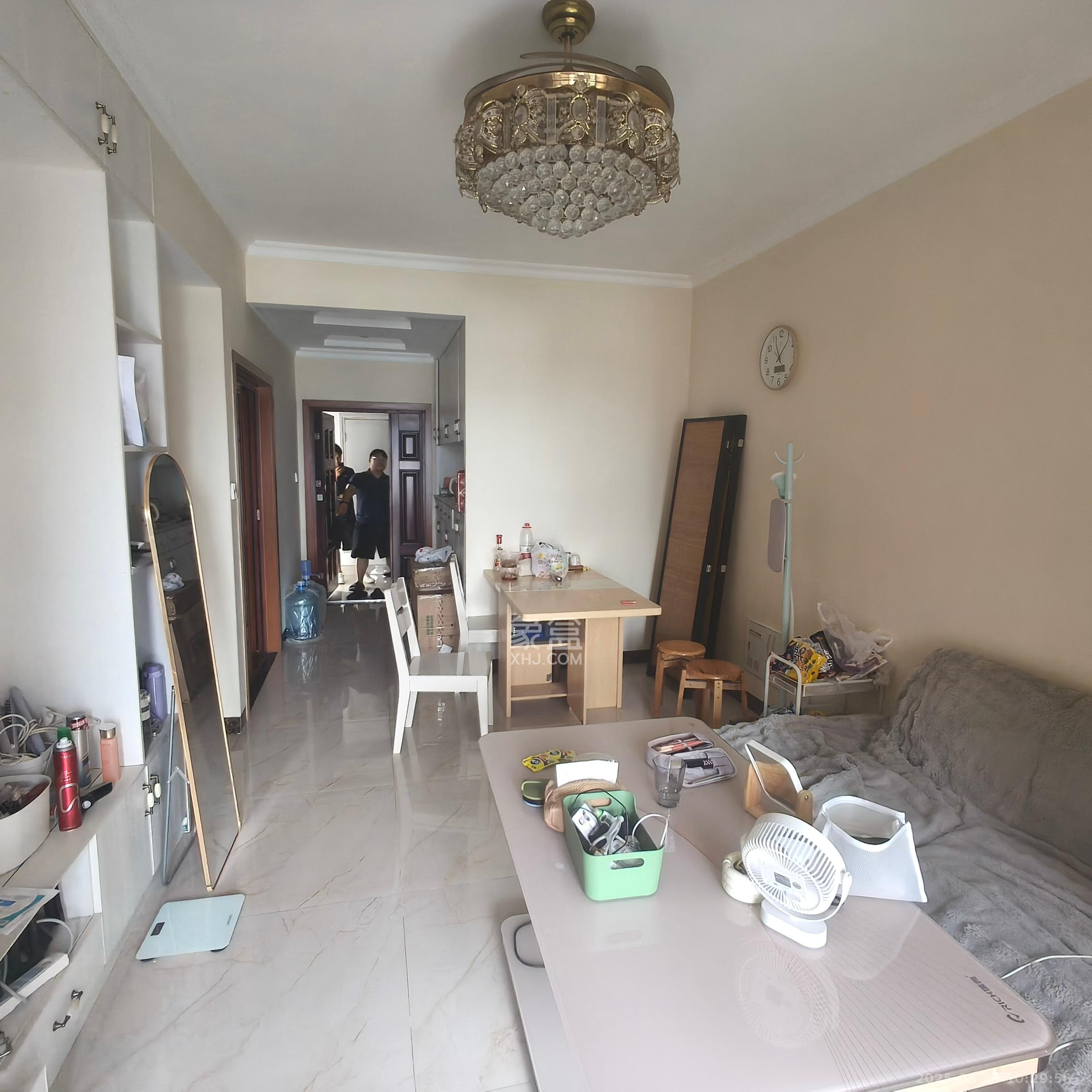 绿地海外滩一期  2室2厅1卫    1800.0元/月 绿地海外滩一期  2室2厅1卫    1800.0元/月