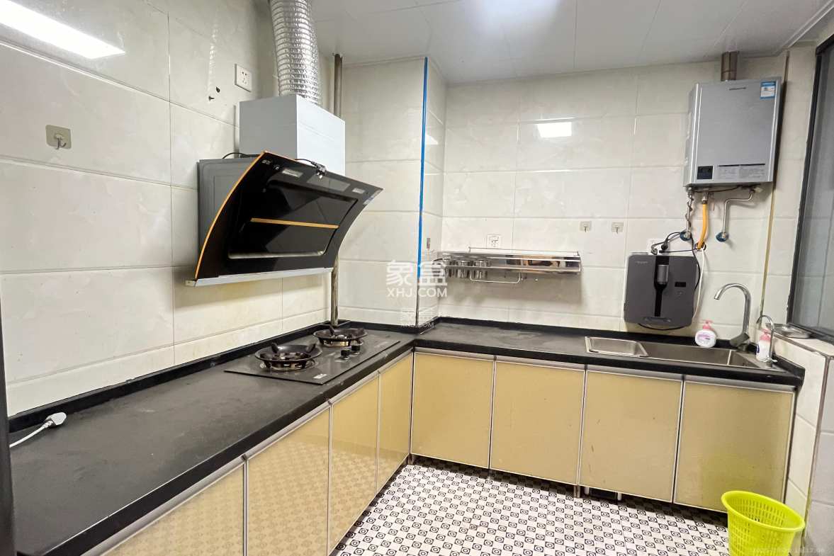 三一街区 3室2厅2卫 2000.0元/月 三一街区 3室2厅2卫 2000.0元/月室内图