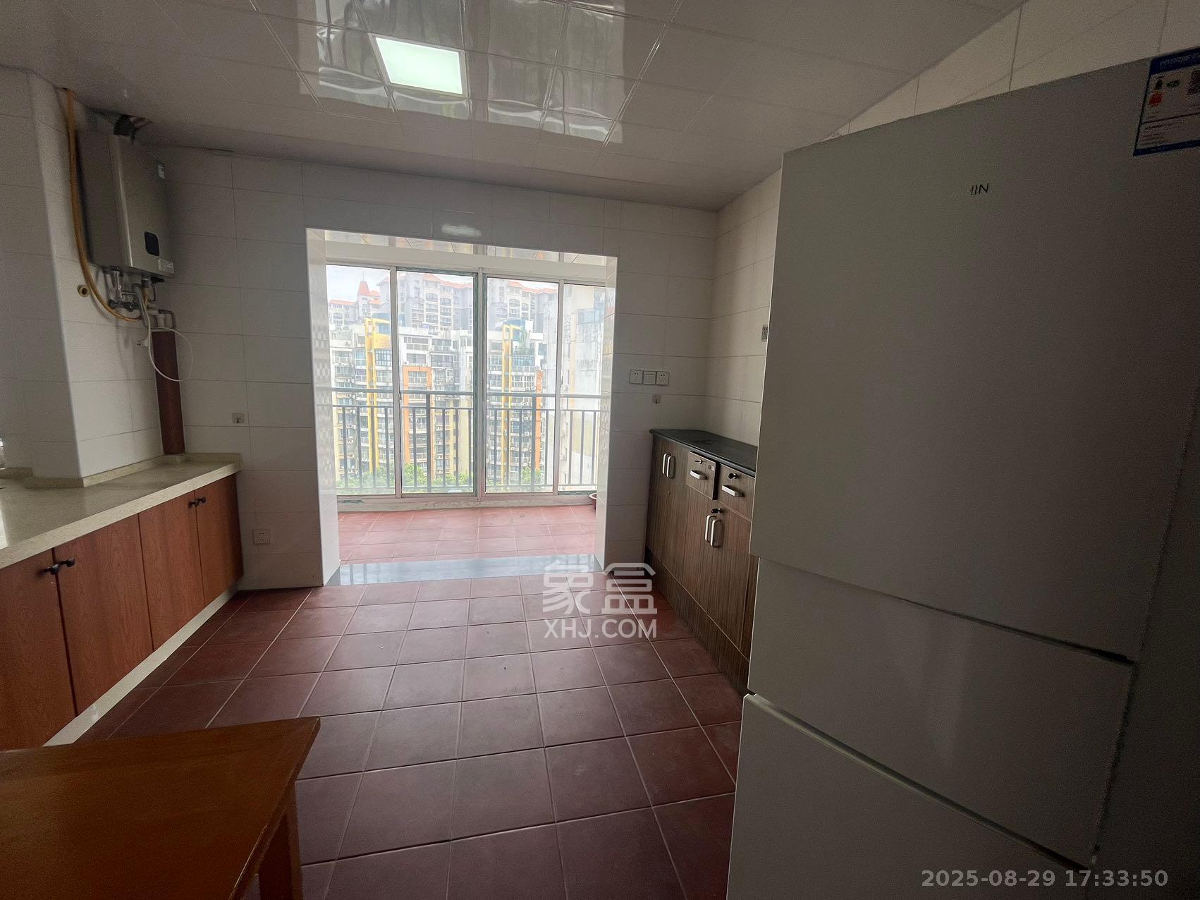 华雅花园  3室2厅2卫    3500.0元/月 华雅花园  3室2厅2卫    3500.0元/月室内图