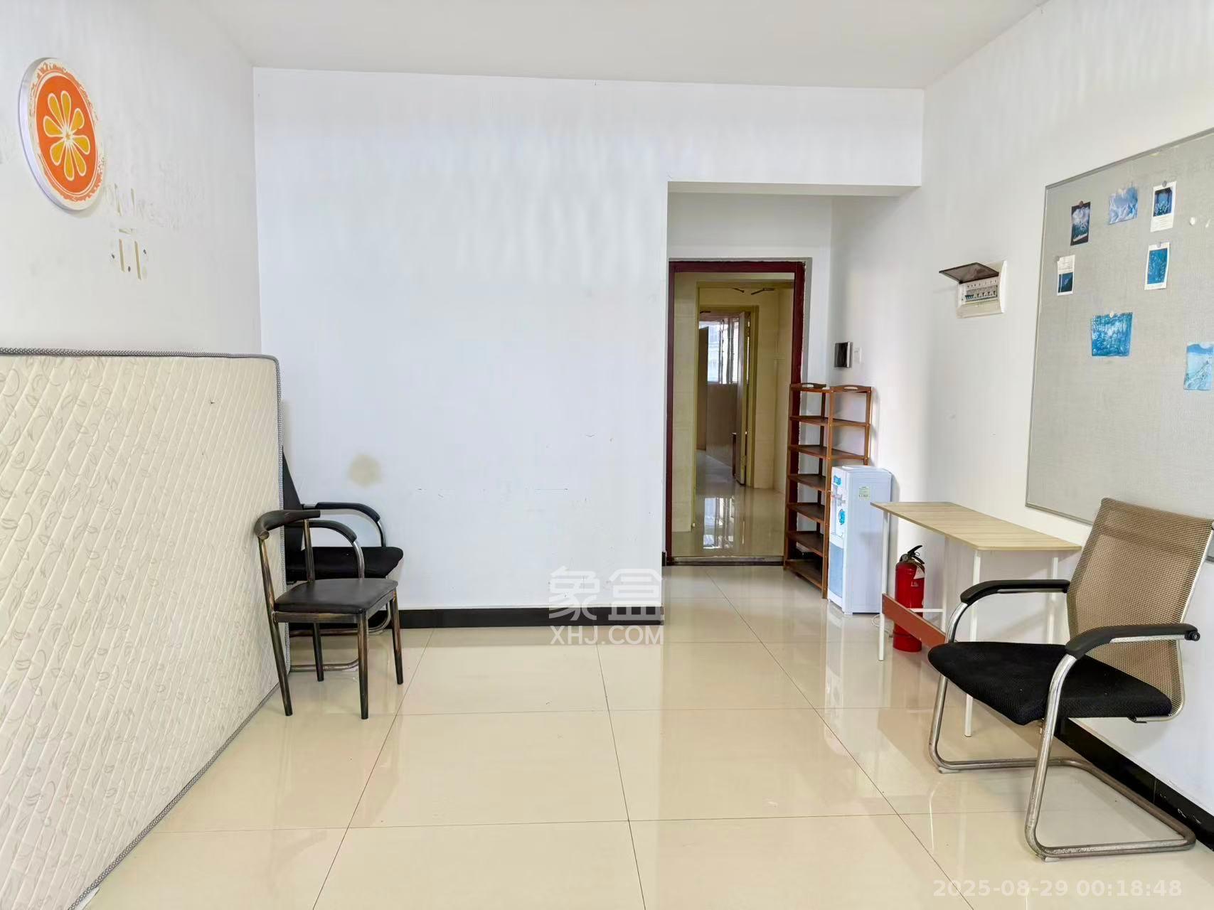 恒广国际景园一二区 2室2厅2卫 1800.0元/月 恒广国际景园一二区 2室2厅2卫 1800.0元/月室内图