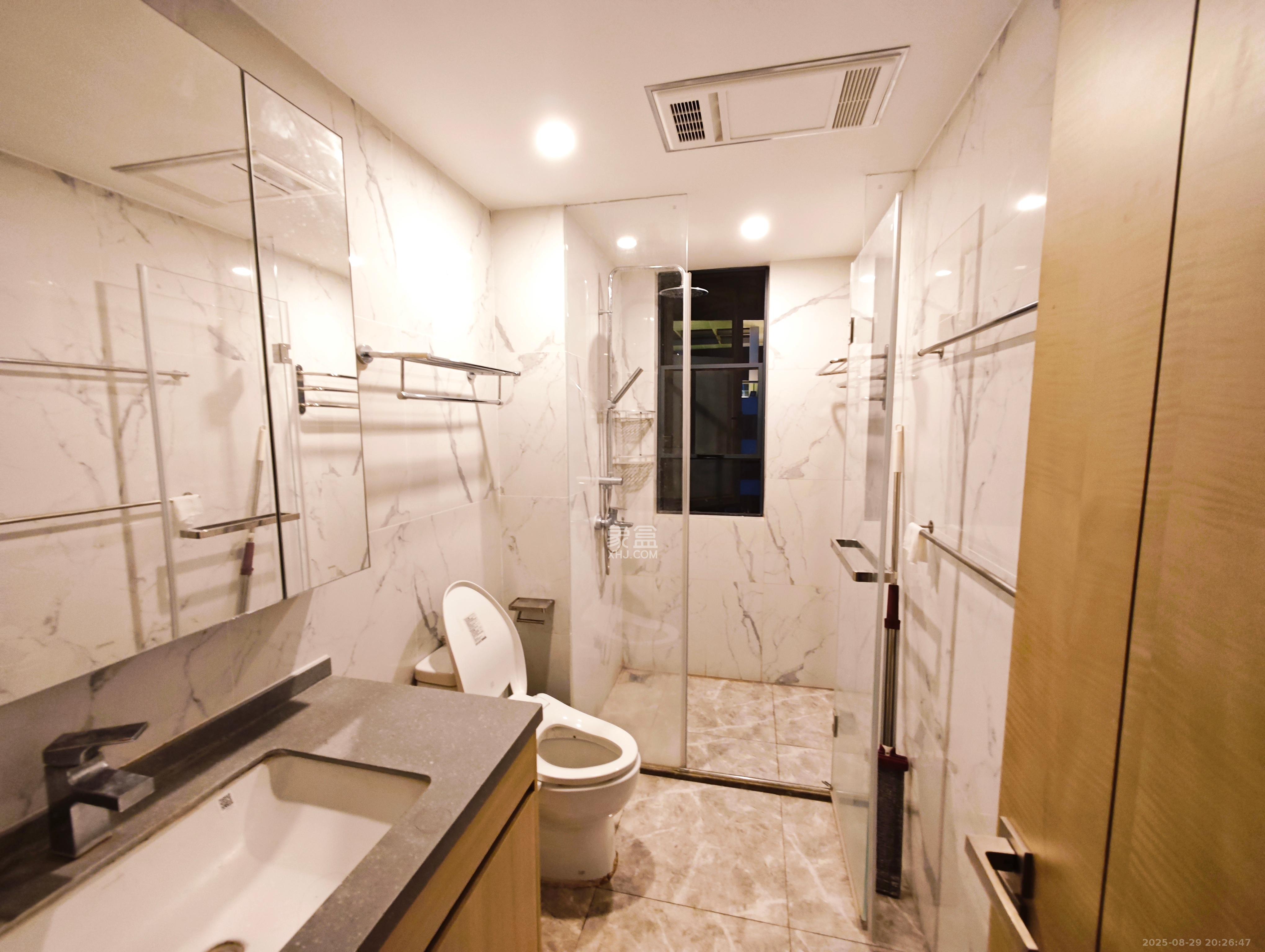 复地滨江金融中心 4室1厅2卫 4000.0元/月 复地滨江金融中心 4室1厅2卫 4000.0元/月室内图